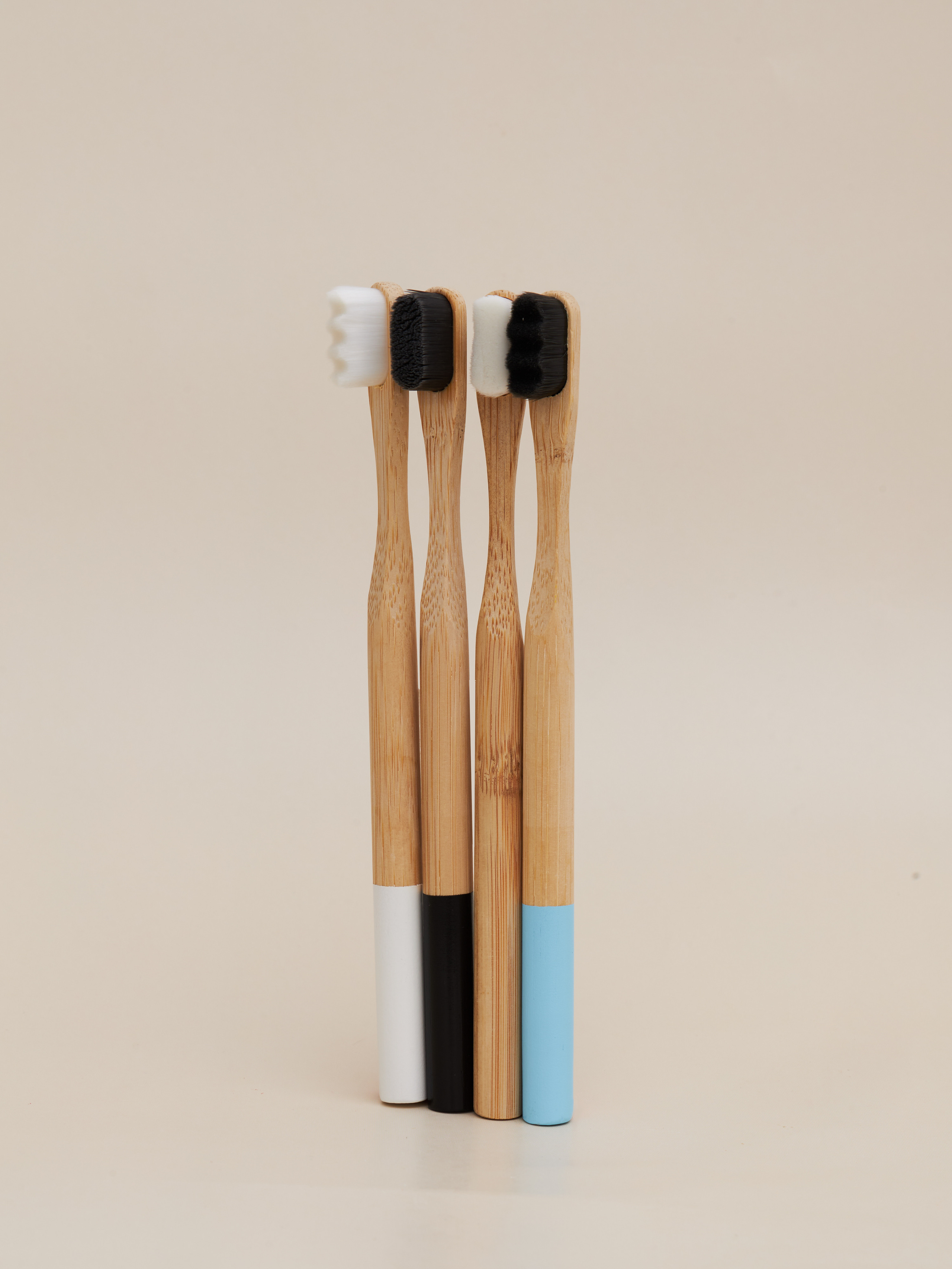 Зубные щетки. Fashion фотограф в Москве Алиса Деко