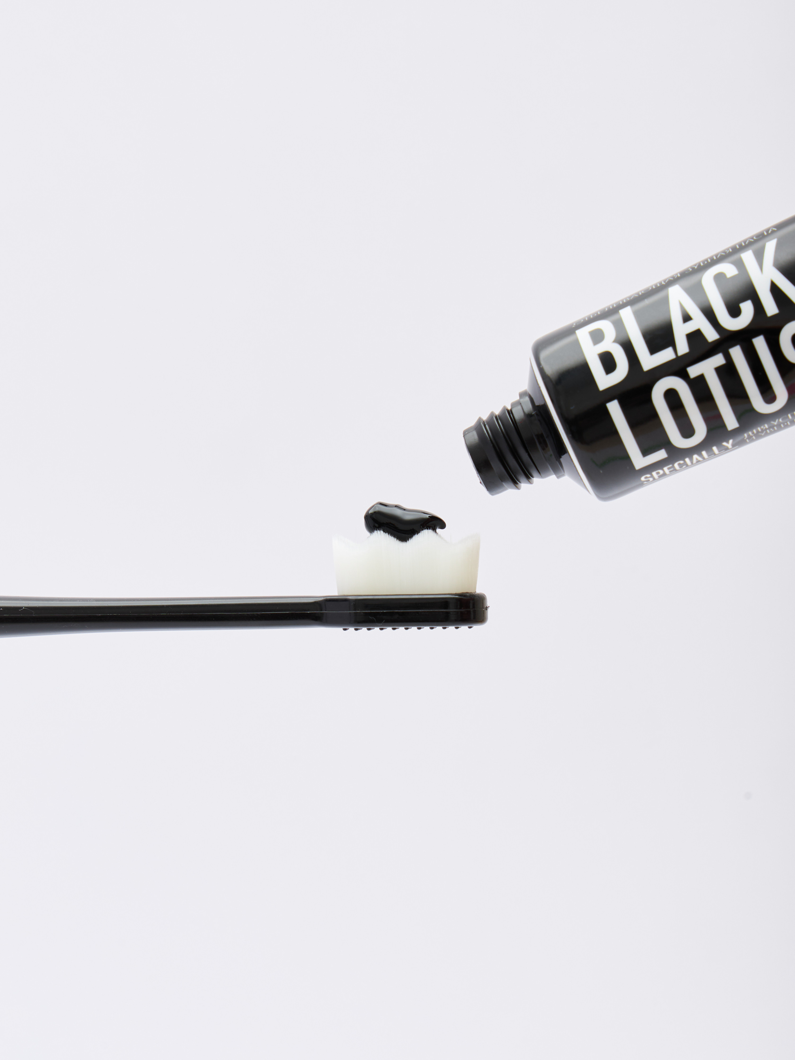 Зубные щетки. Fashion фотограф в Москве Алиса Деко