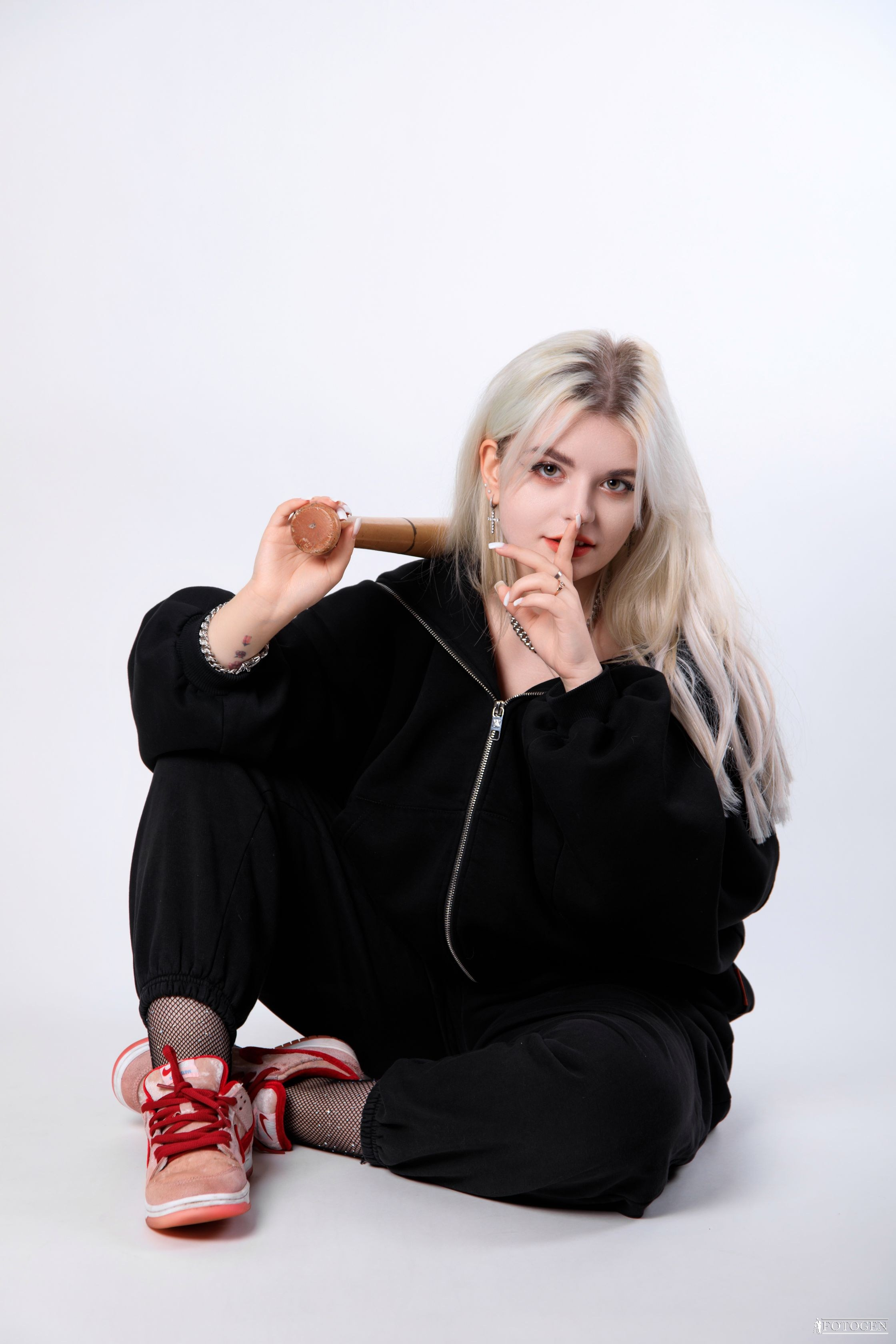 Юность и стиль: Идеи для стильных фотосессий. Интерьерная фотостудия FOTOGEN г. Краснодар