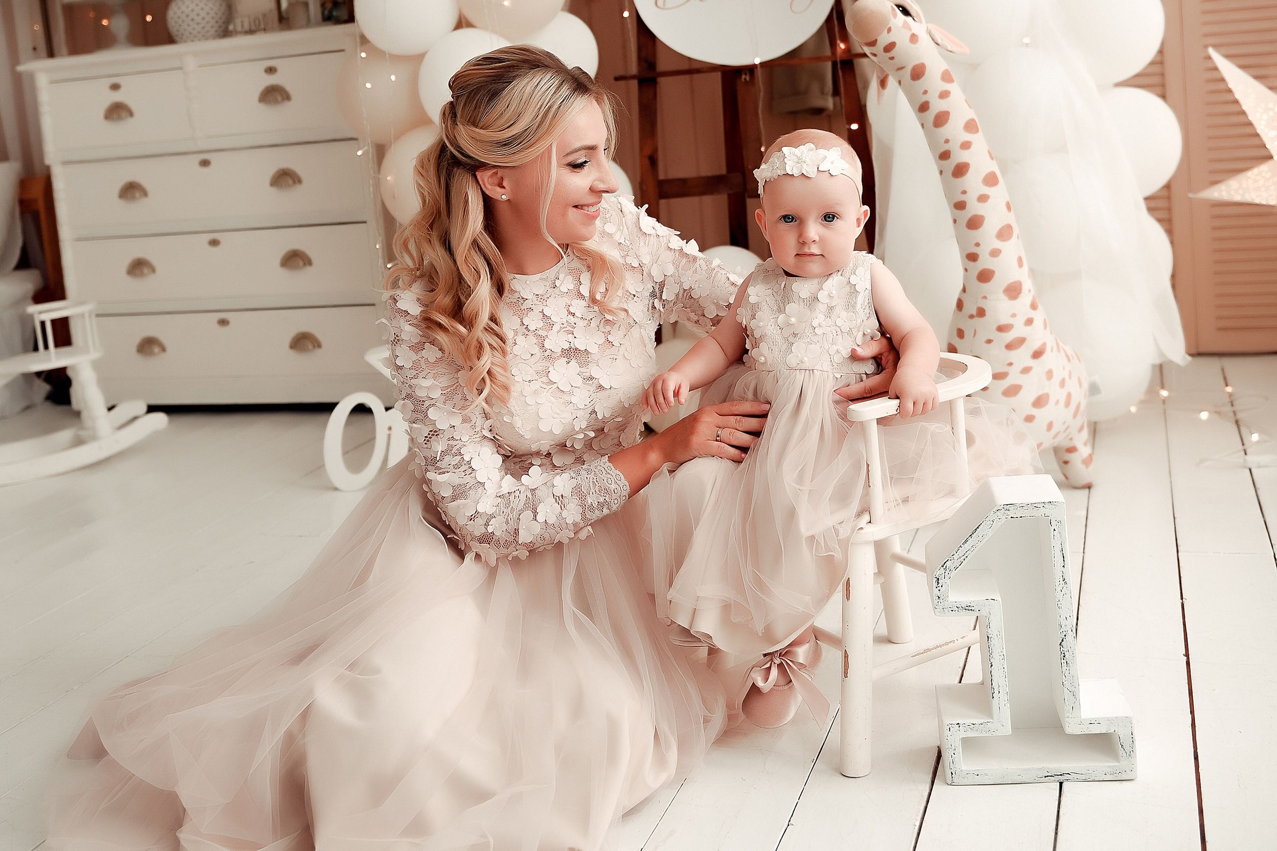 Студийные семейные, детские, индивидуальные фотосессии. Свадебный, семейный, детский, контент фотограф в Омске Максим Ильин