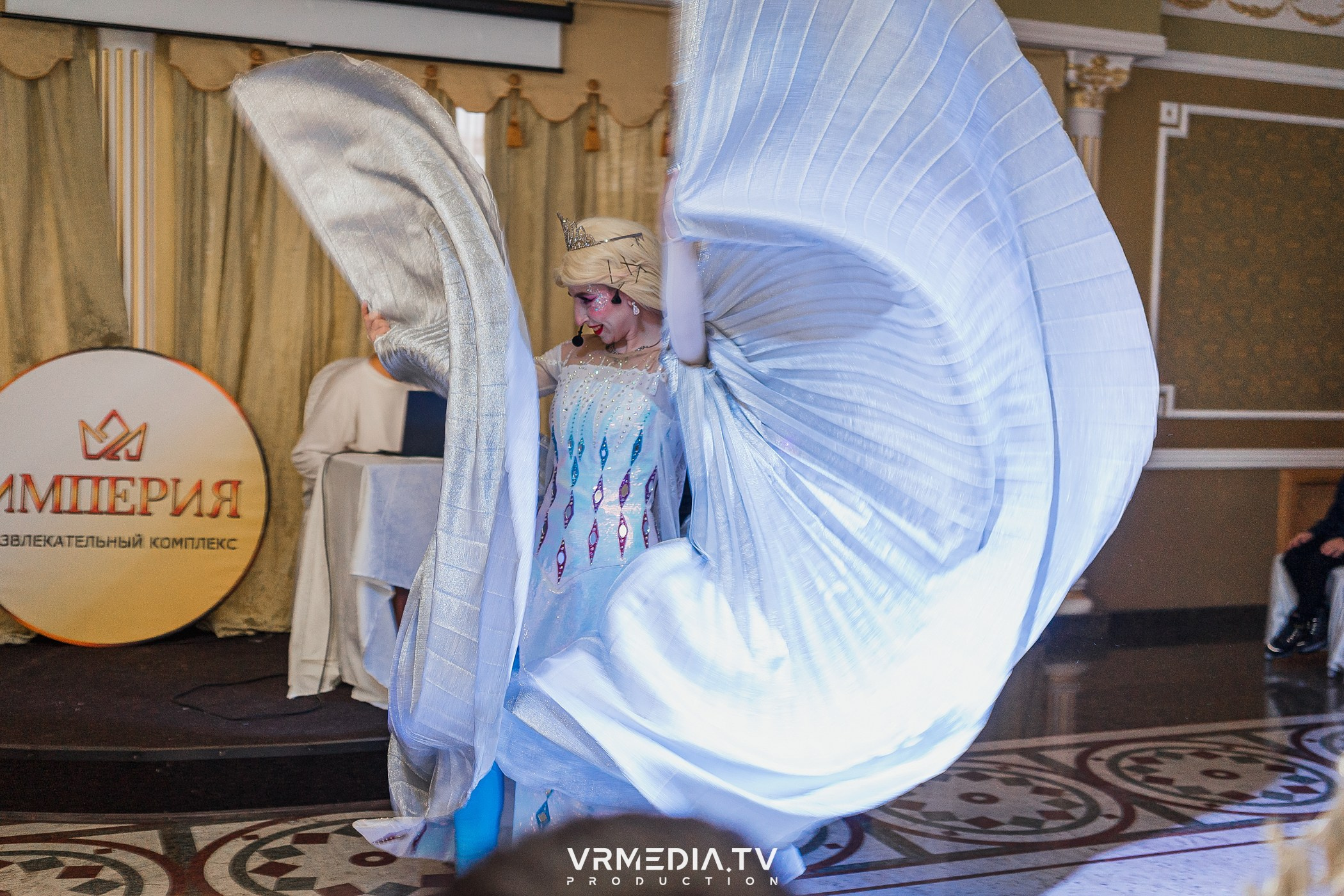 ХОЛОДНОЕ СЕРДЦЕ в ресторане «Империя»