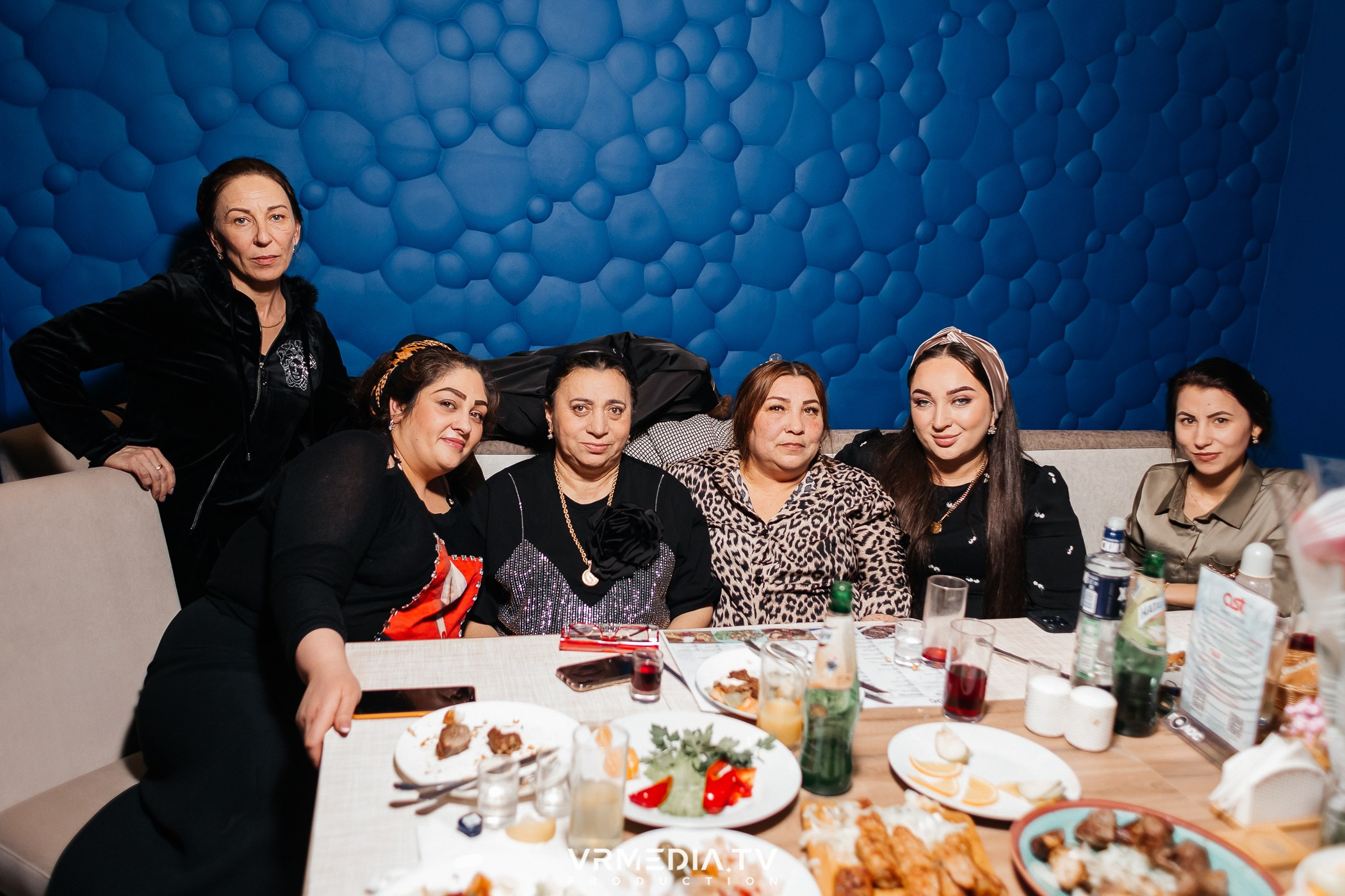 8 марта в караоке-ресторане «Голос»