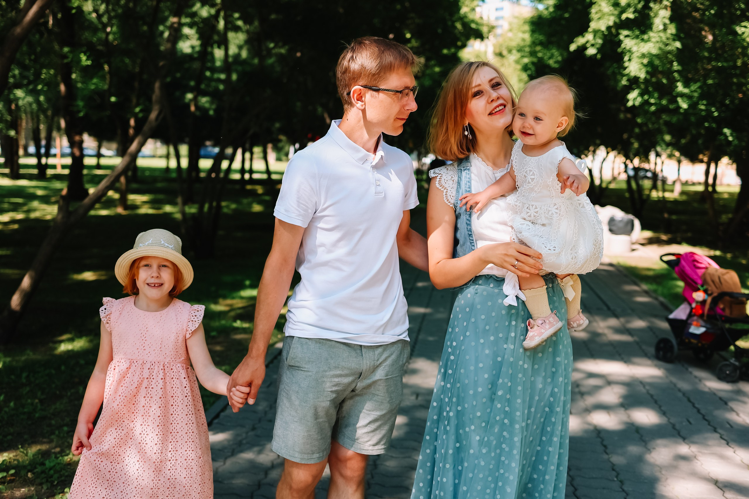 алёна малахова фотограф новосибирск семейный детский домашняя фотосессия в новосибирске день рождения репортажная съёмка фотосессия с лошадьми на конюшне деревня алтай  на природе фотосессия в детском саду мама и сын предложение руки и сердца идея  помолвка фотосессия берег закат детский день рождения годик торт аниматор лофт игровая