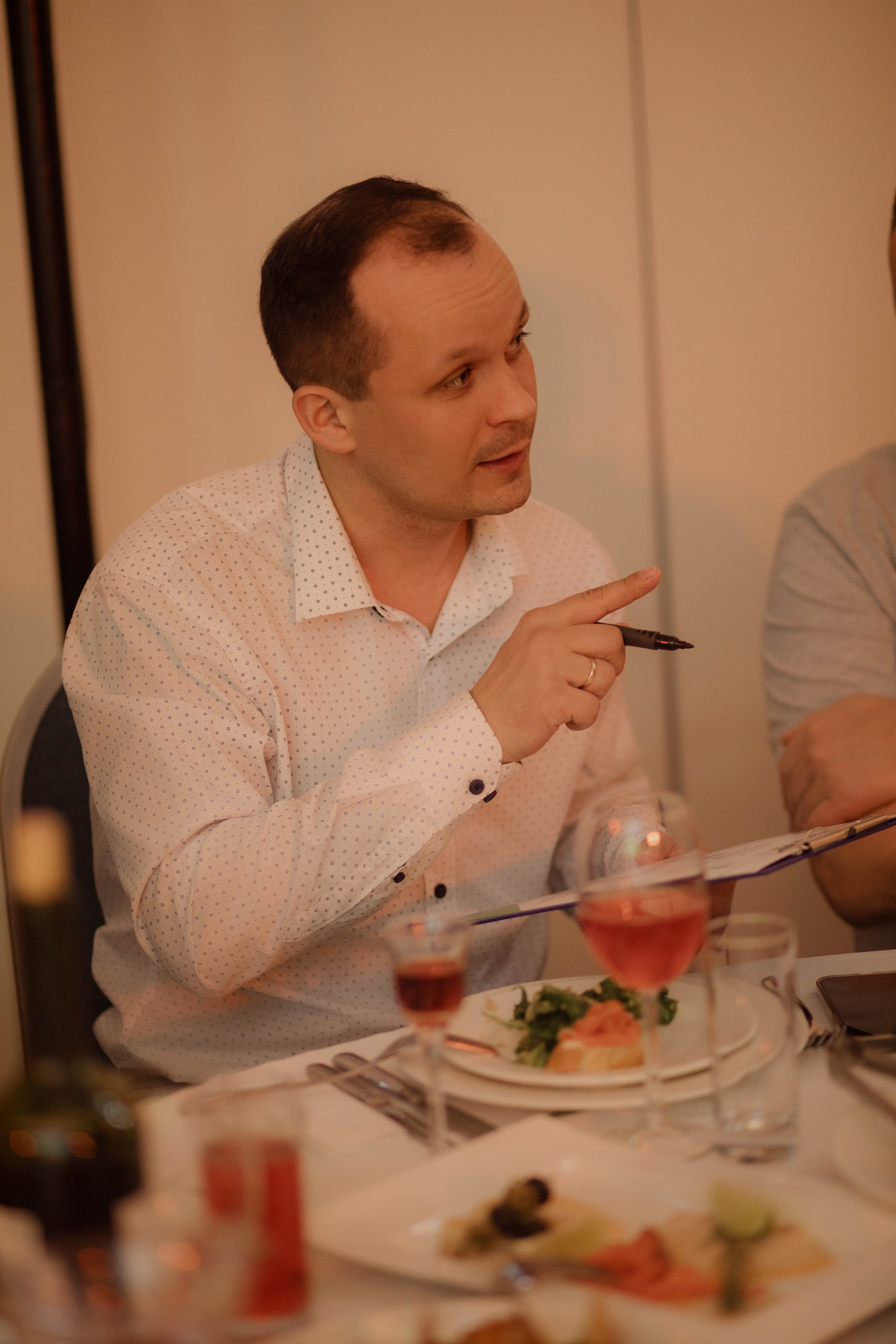 Конференция и ужи. Кормовит. Роза хутор. Фотограф Юсова Мария