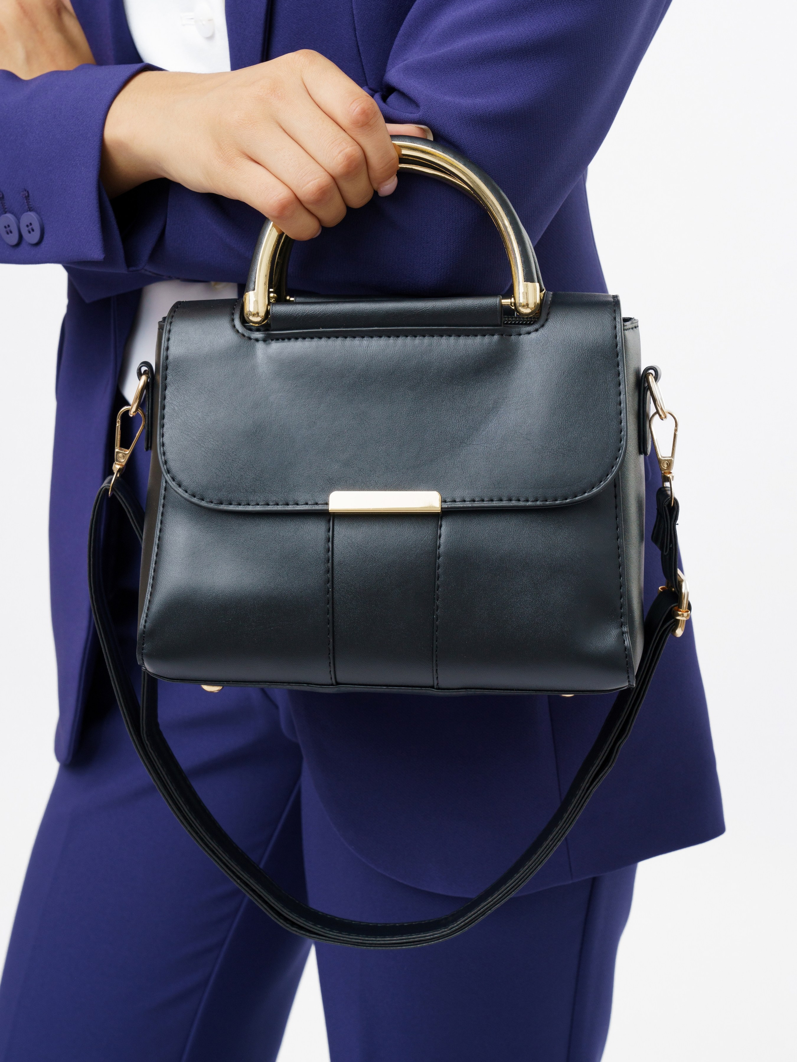 Съемка сумок со стилистом. KED Production — продакшн из СПб. Создаём фото, видео и контент, который помогает брендам и селлерам продавать больше