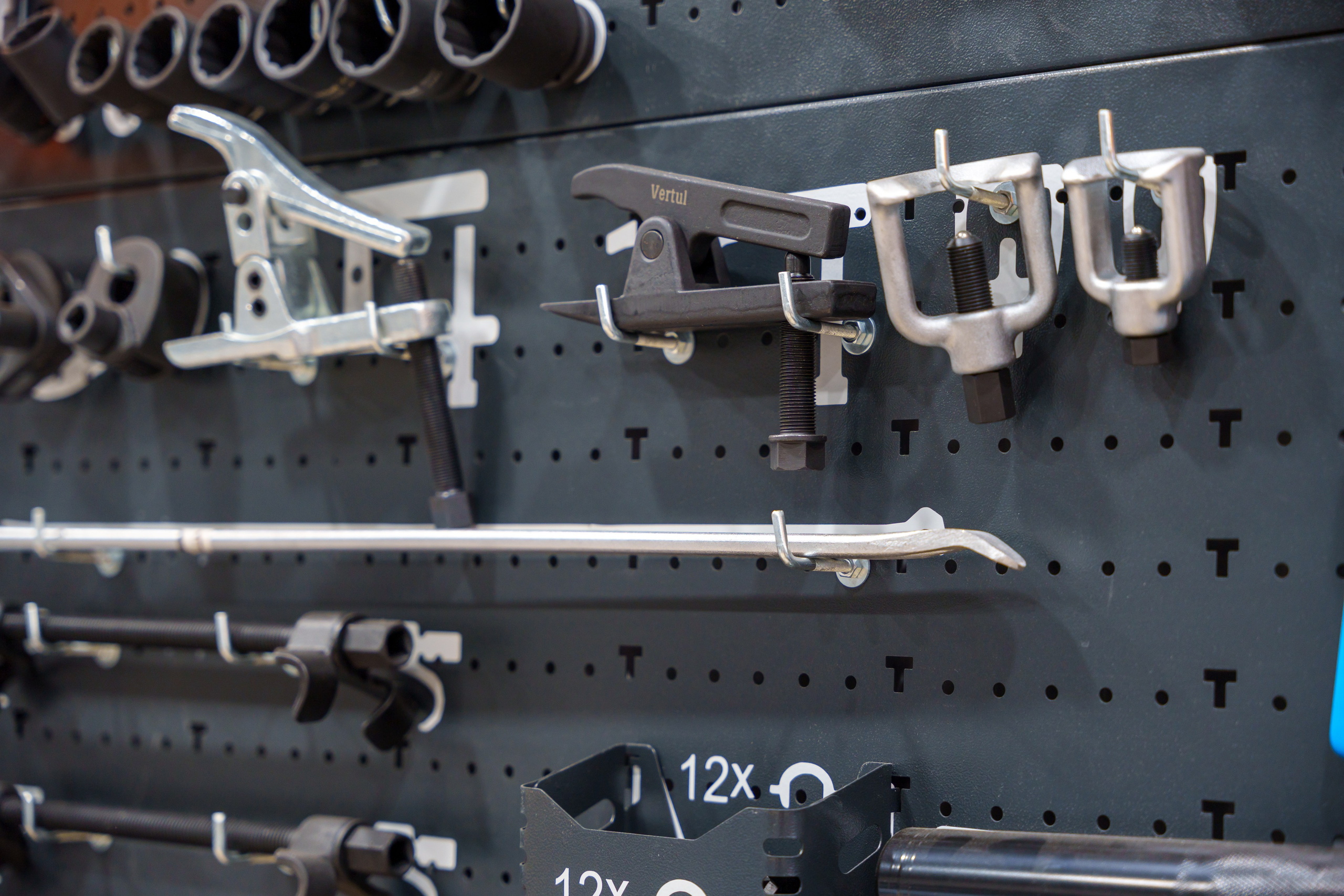 Интерьерная фотосъемка автосервиса Fit Service в Краснодаре — Профессиональная фотосъемка интерьера техцентра в Краснодаресеть СТО. Шедевры для Вас! Фотограф и Видеограф в Краснодаре Пахиев Руслан