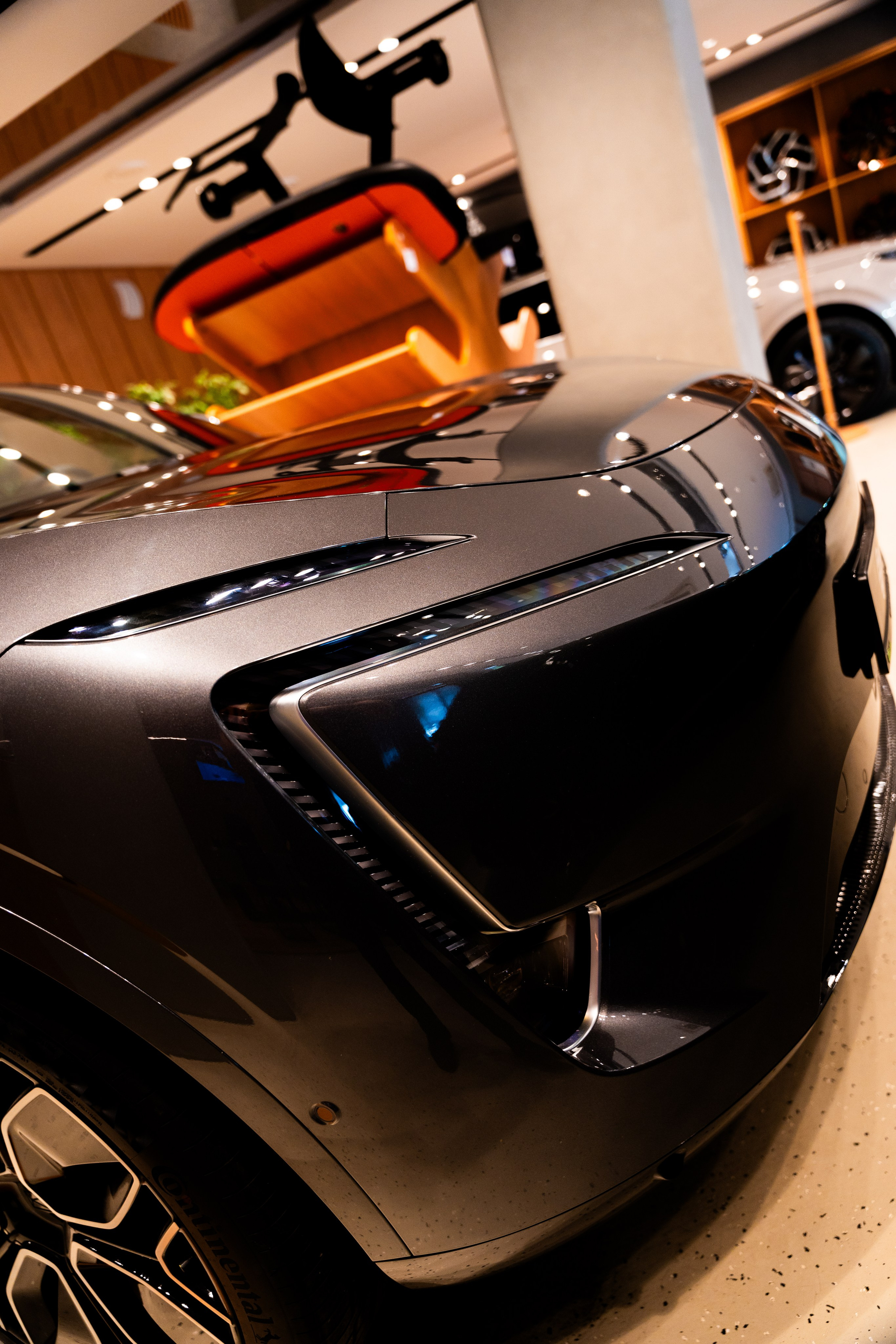 Интерьерная фотосъемка автосалона Elrus в Краснодаре. Zeekr, LiXiang Профессиональная фотосъемка интерьера премиум-автосалона в Краснодаре. Шедевры для Вас! Фотограф и Видеограф в Краснодаре Пахиев Руслан