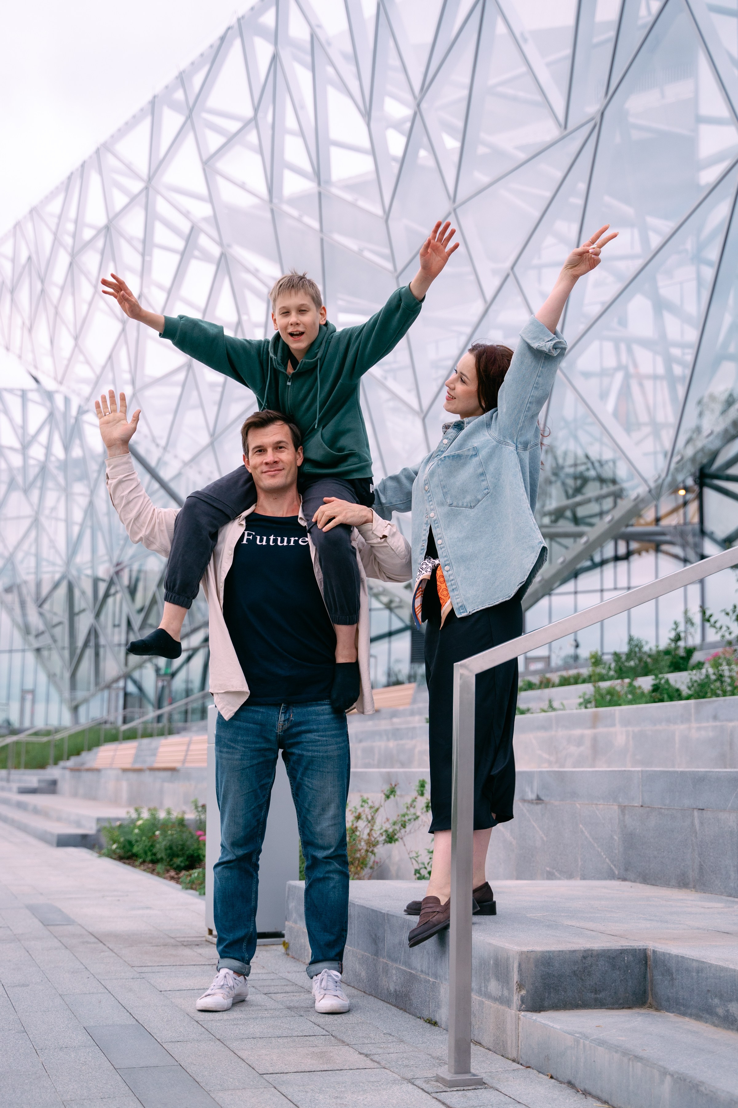 У театра Камала. Фотограф в Казани Алсу Багабиева