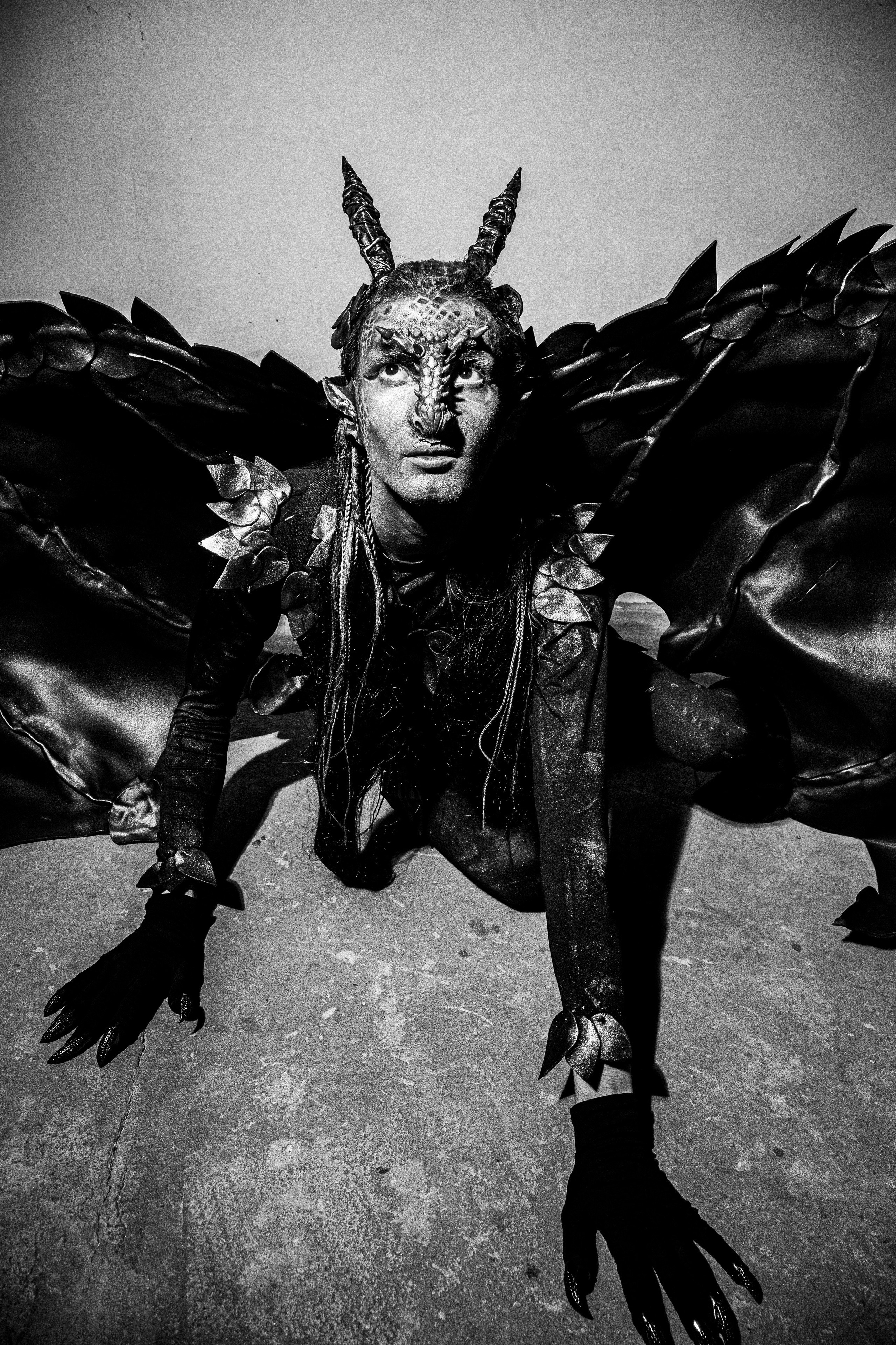 Алена. Дракон. Черно-белый фотограф Дмитрий Пчелкин