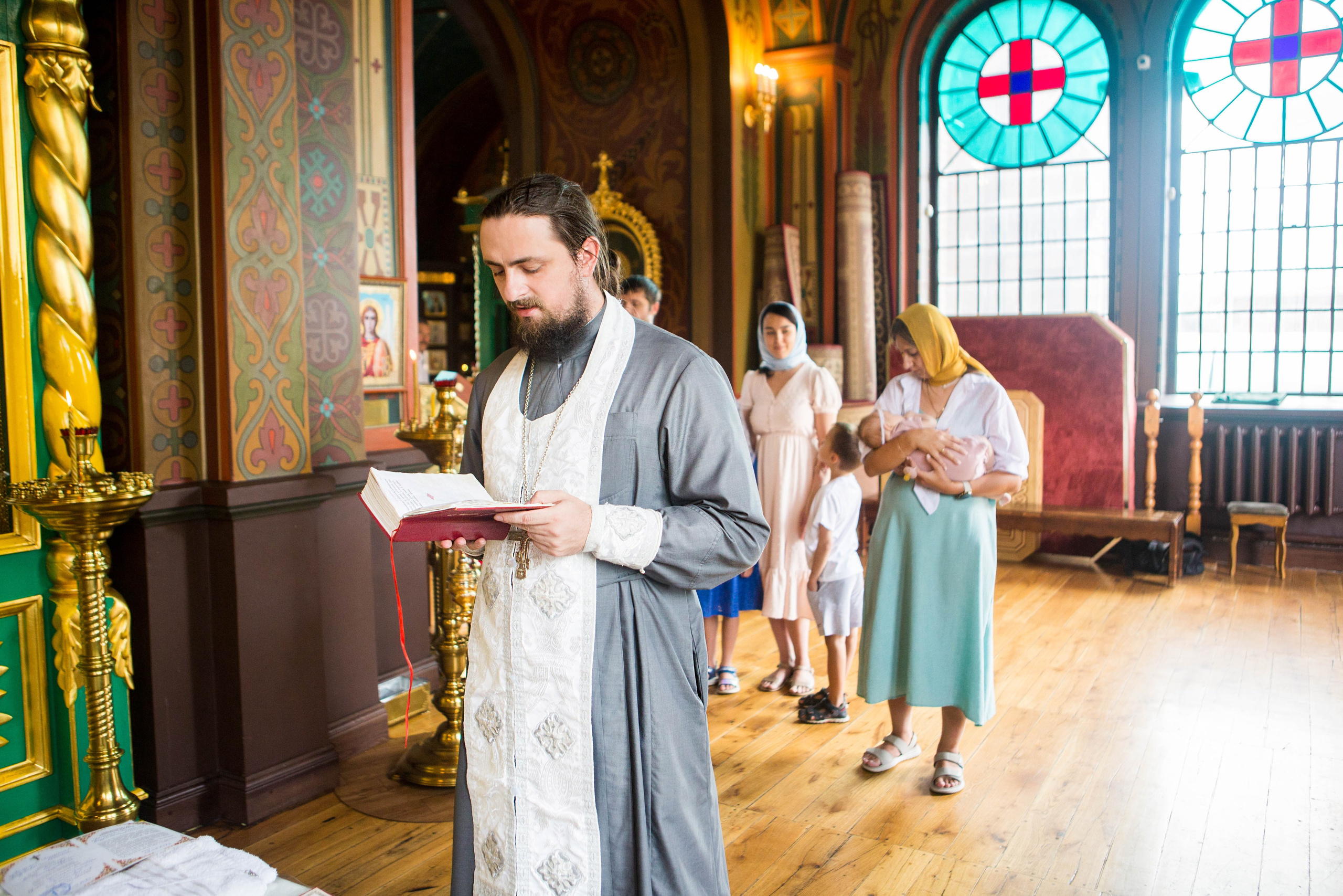 Крещение Анны. Свято-Троицкий собор. Свадебный семейный и детский фотограф в Краснодаре Карина Федоровская