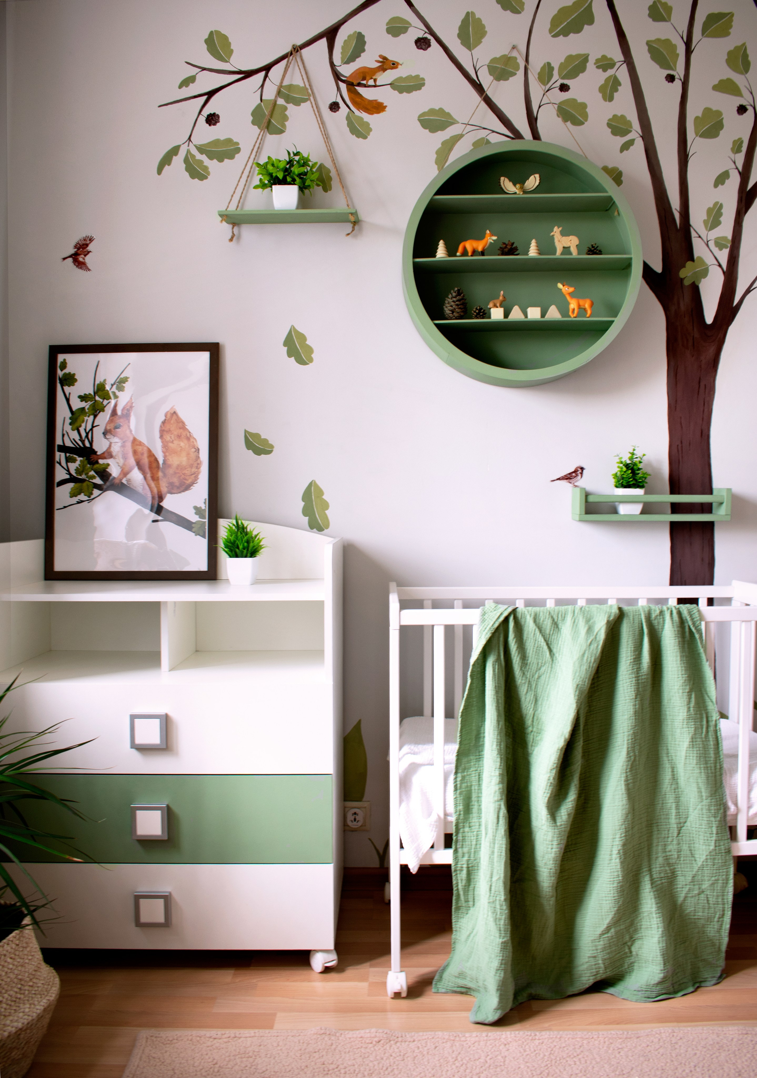 Роспись, текстиль, ящики в одном стиле. Роспись стен и декор в детских комнатах Москва и Подмосковье