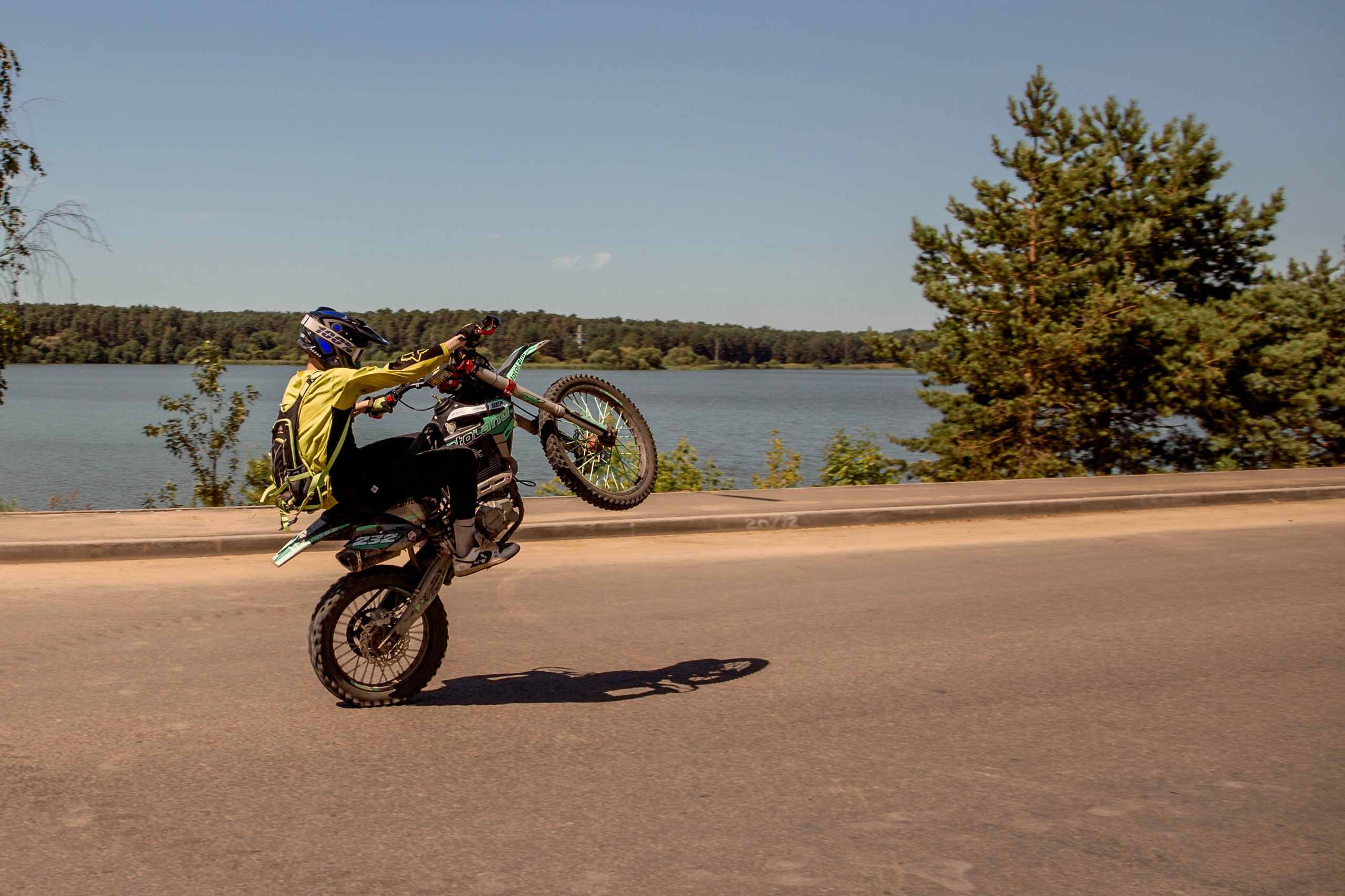 Парни и мотоциклы