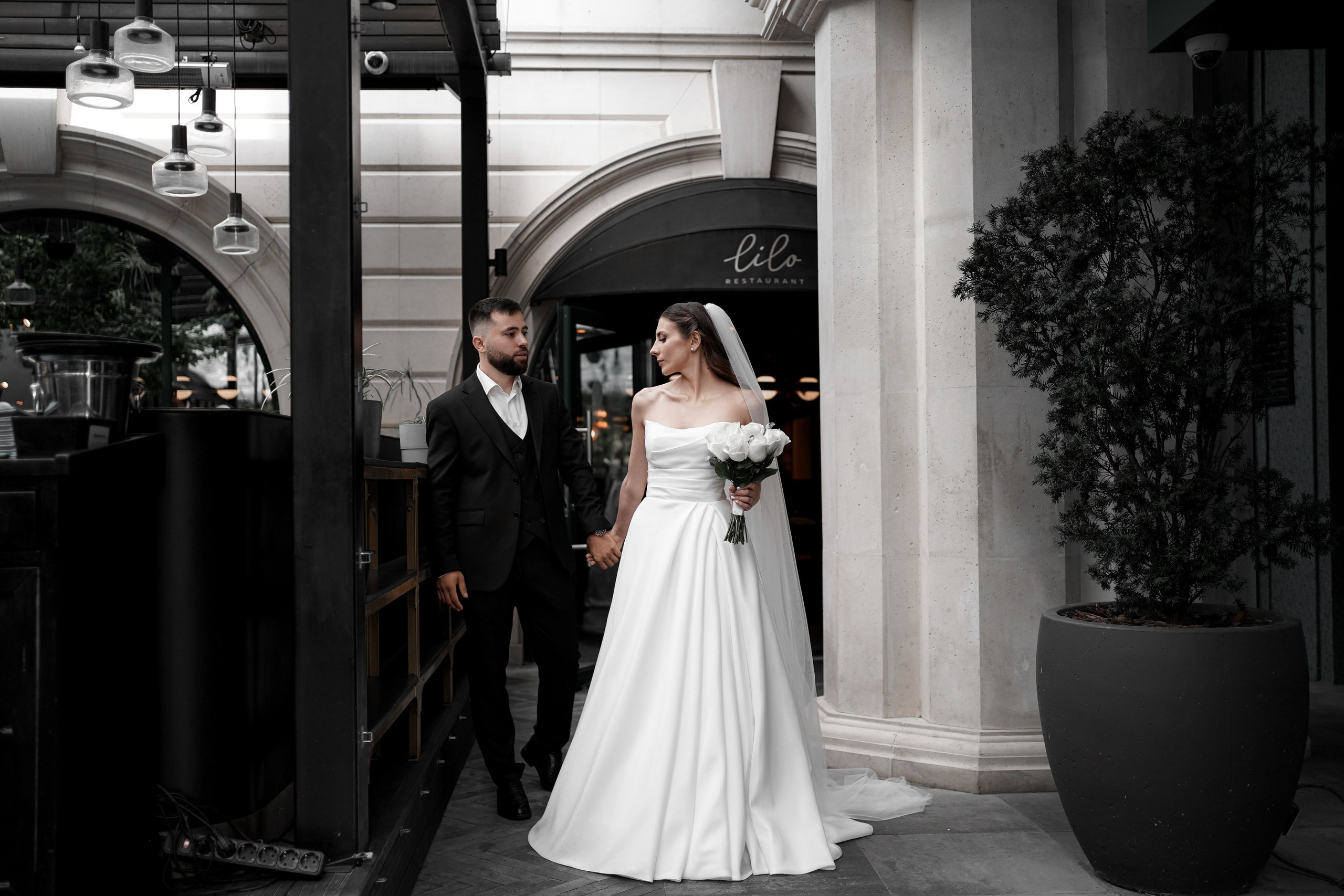 Виктория и Тарон в отеле Арка. Свадебный фотограф Ростов-на-Дону. Свадебный фотограф в Ростове-на-Дону. Таинство Крещения и Венчания, семейные фотосессии. Алёна Чёботова