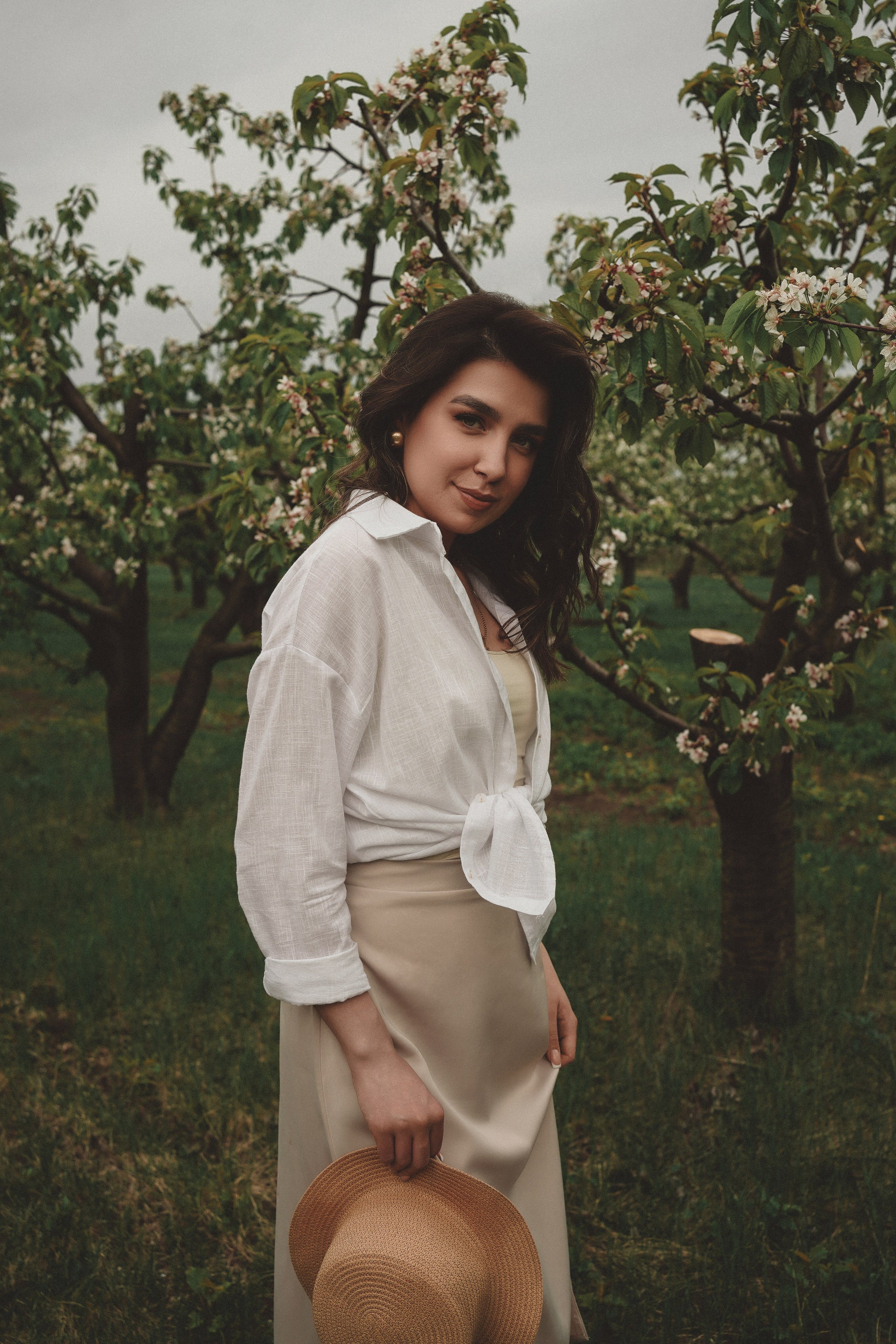 Фотосессия в цветущем саду в пос. Мускатный. Фотограф Ростов-на-Дону. Свадебный фотограф в Ростове-на-Дону. Таинство Крещения и Венчания, семейные фотосессии. Алёна Чёботова