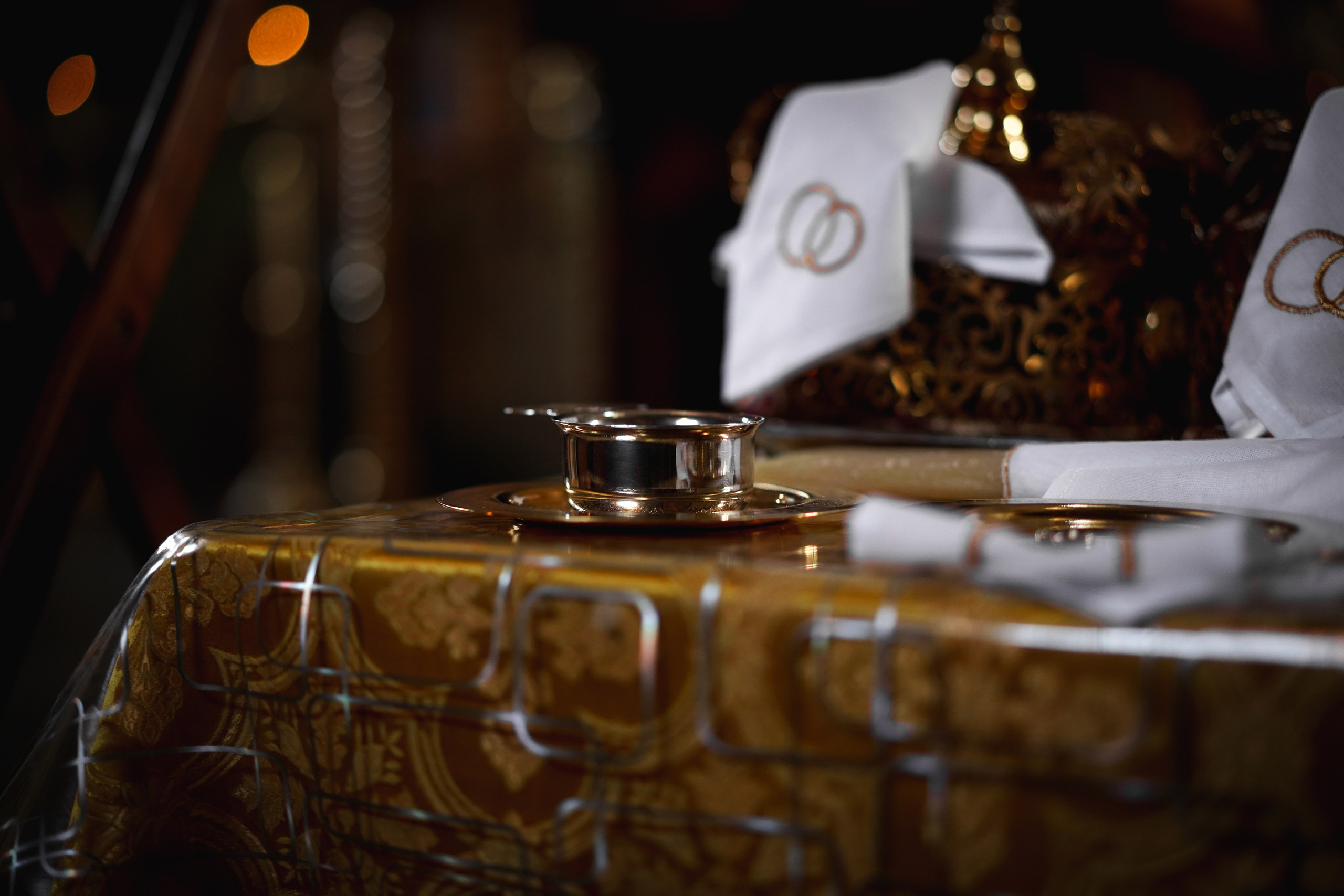 Венчание в Троицком храме. Свадебный фотограф в Ростове-на-Дону. Таинство Крещения и Венчания, семейные фотосессии. Алёна Чёботова