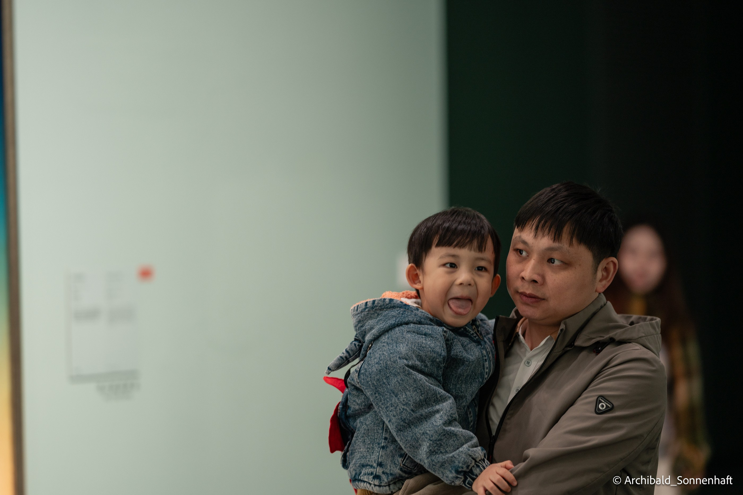 Walking in GZ, sunday. Photographer in Guangzhou, China. Archibald Sonnenhaft