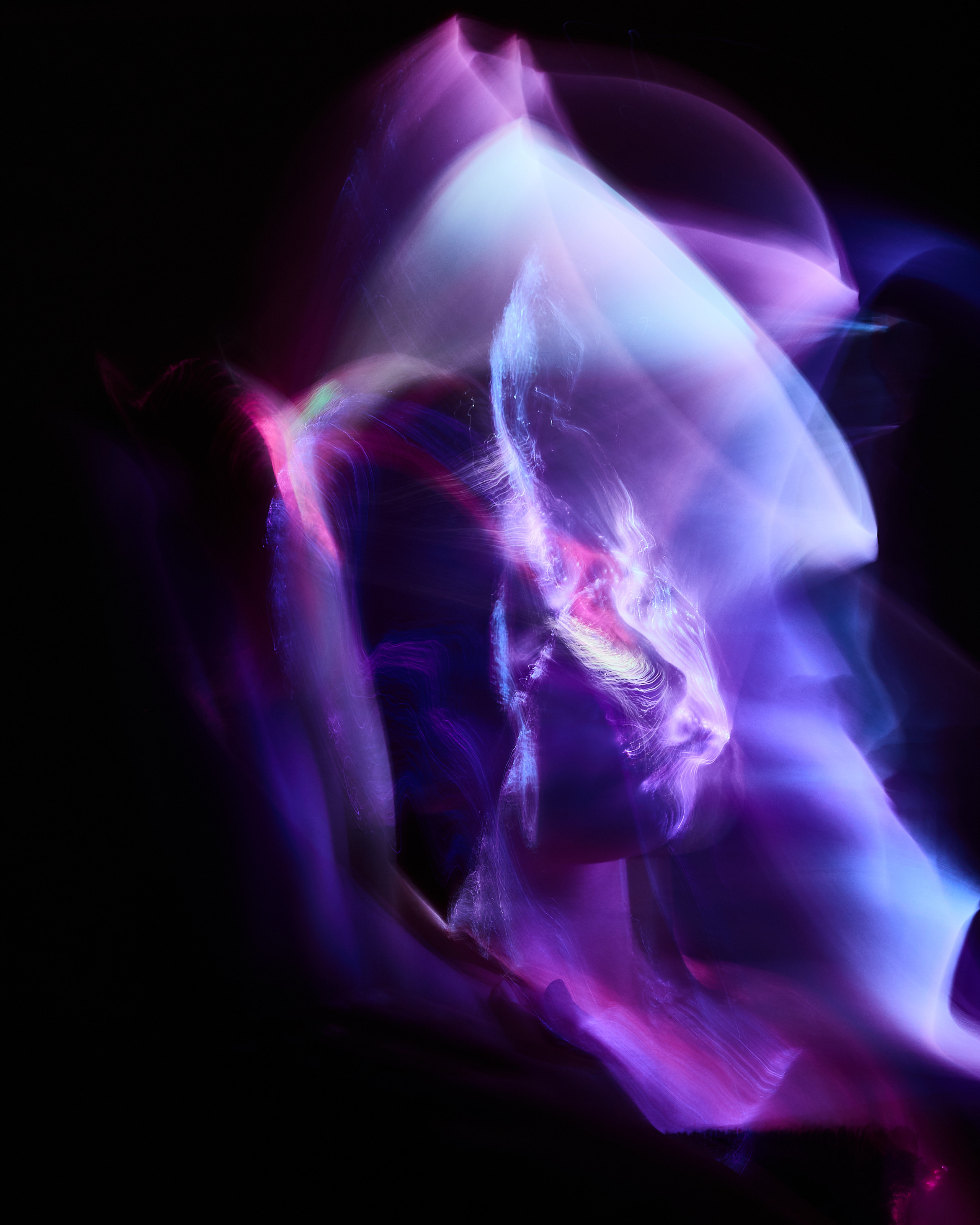 Painting with the light. Maria Poleshchuk, commercial photographer in Sydney