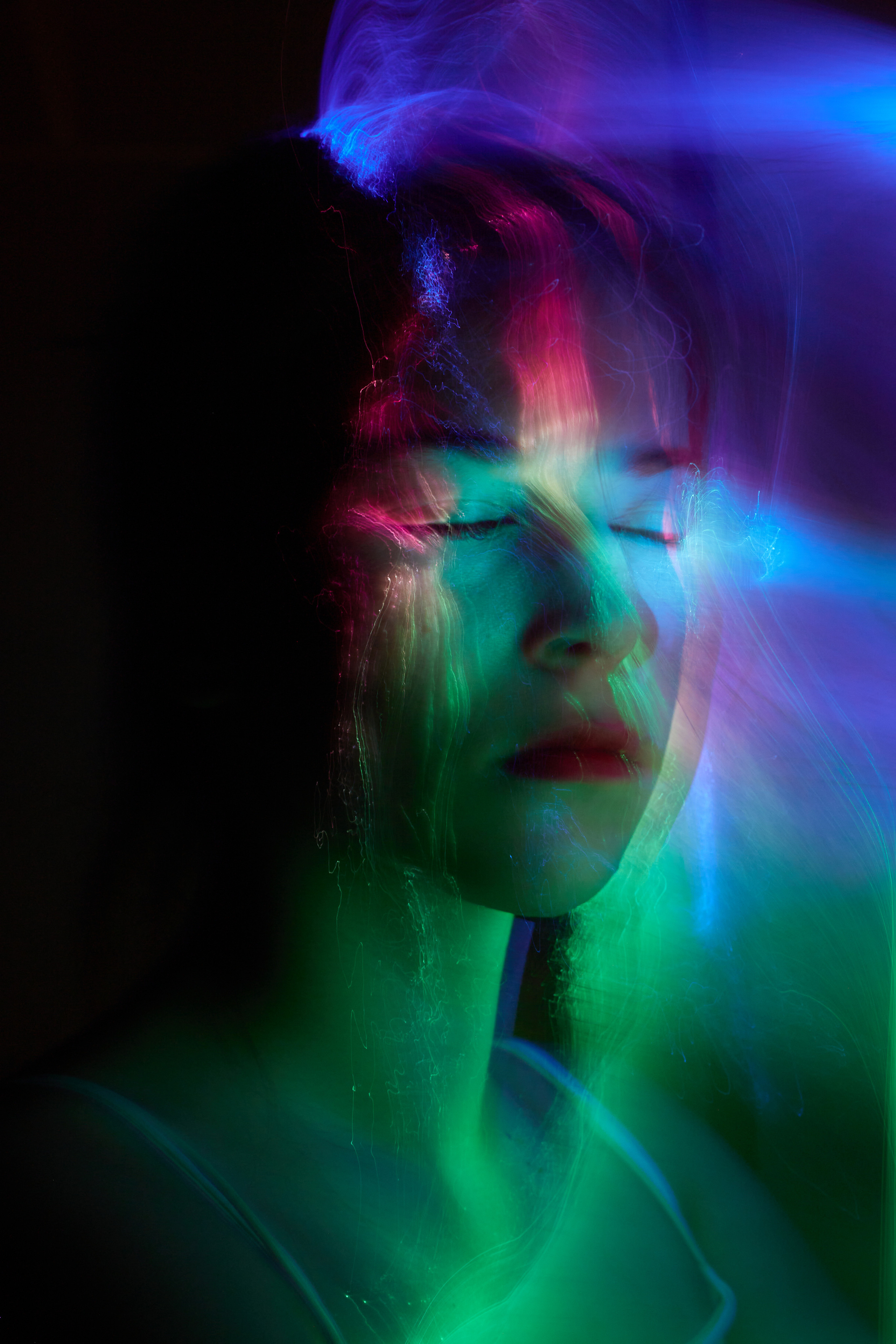 Painting with the light. Maria Poleshchuk, commercial photographer in Sydney