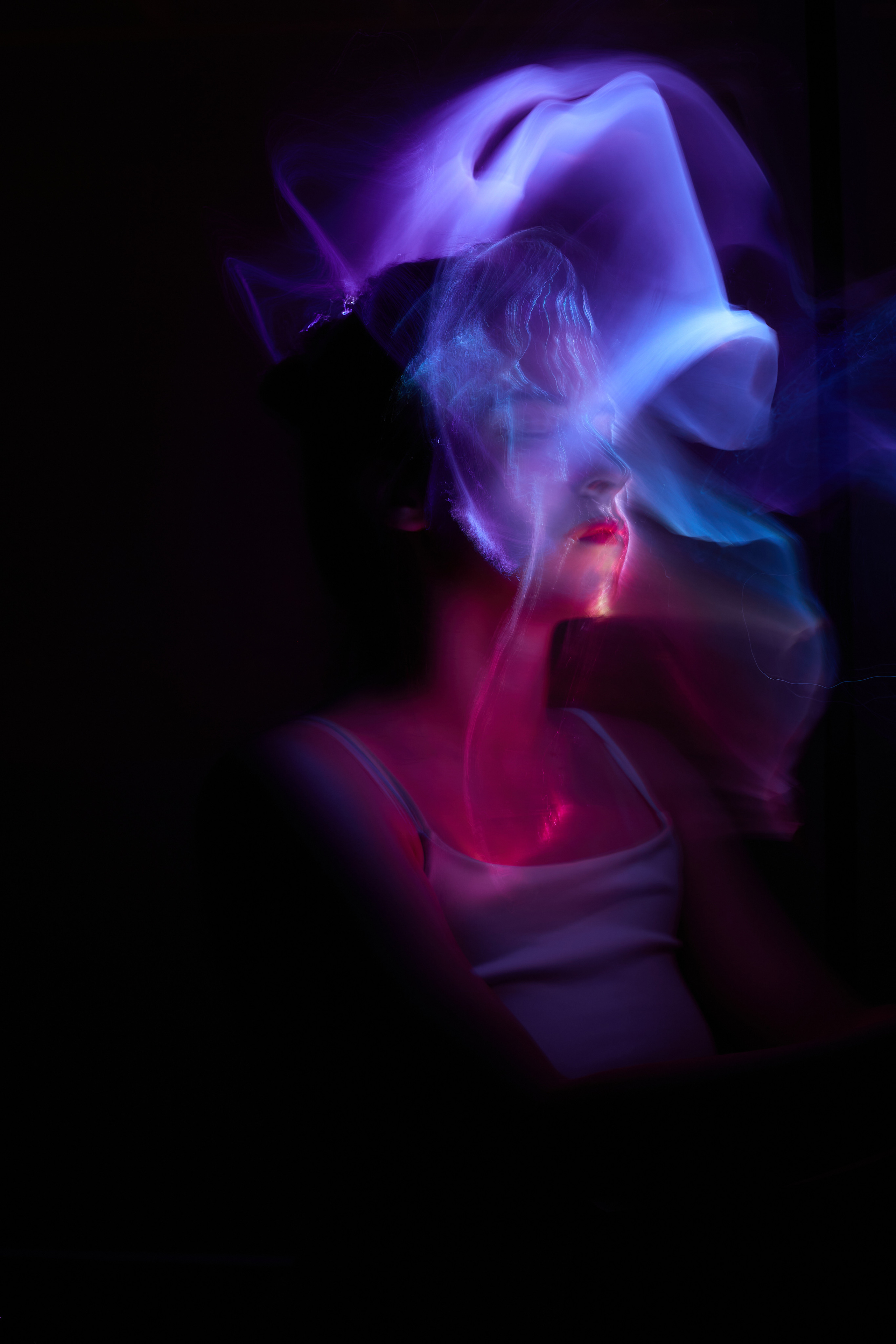 Painting with the light. Maria Poleshchuk, commercial photographer in Sydney