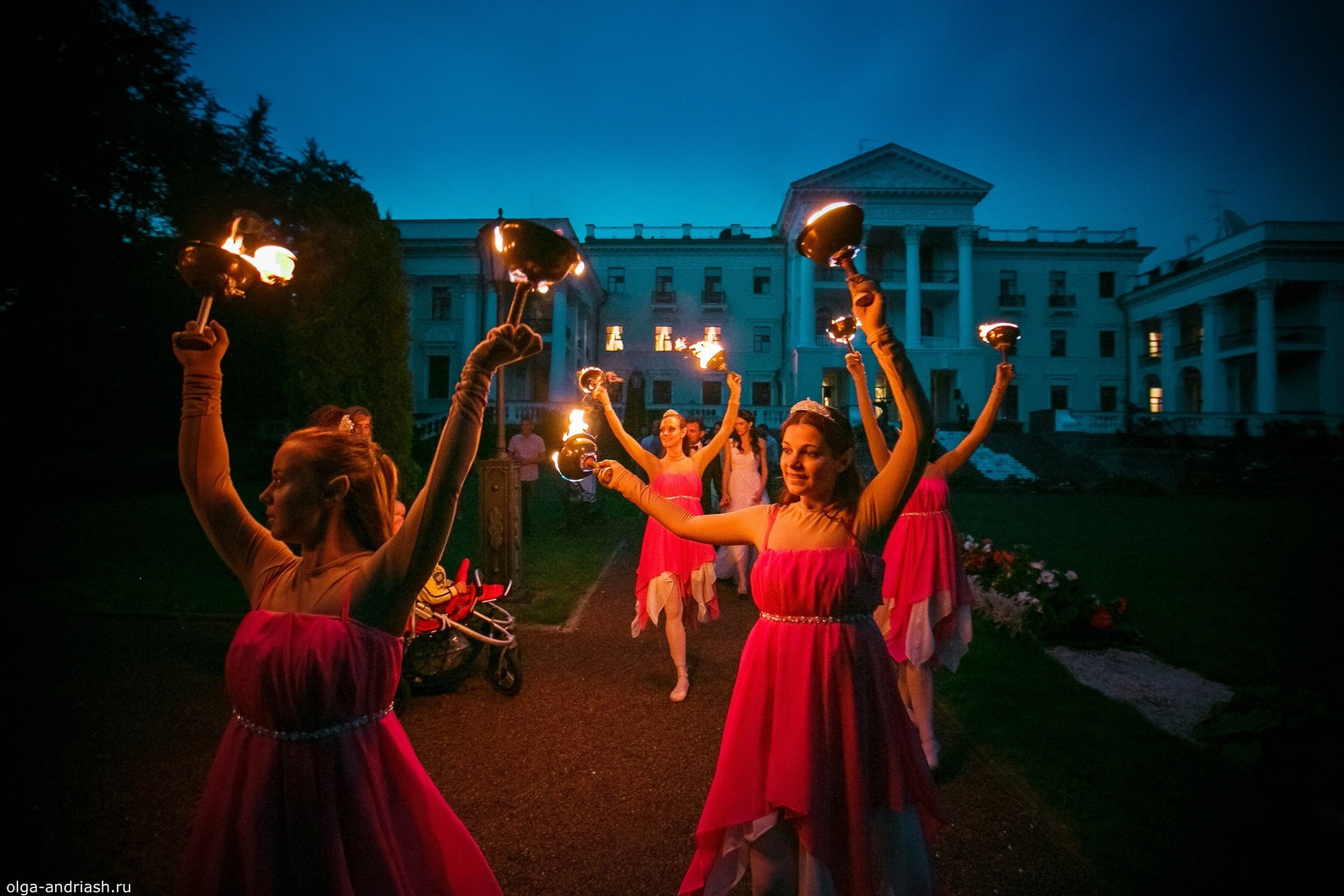 Вечерняя выездная регистрация. Семейный, портретный и свадебный фотограф в Санкт-Петербурге и Москве