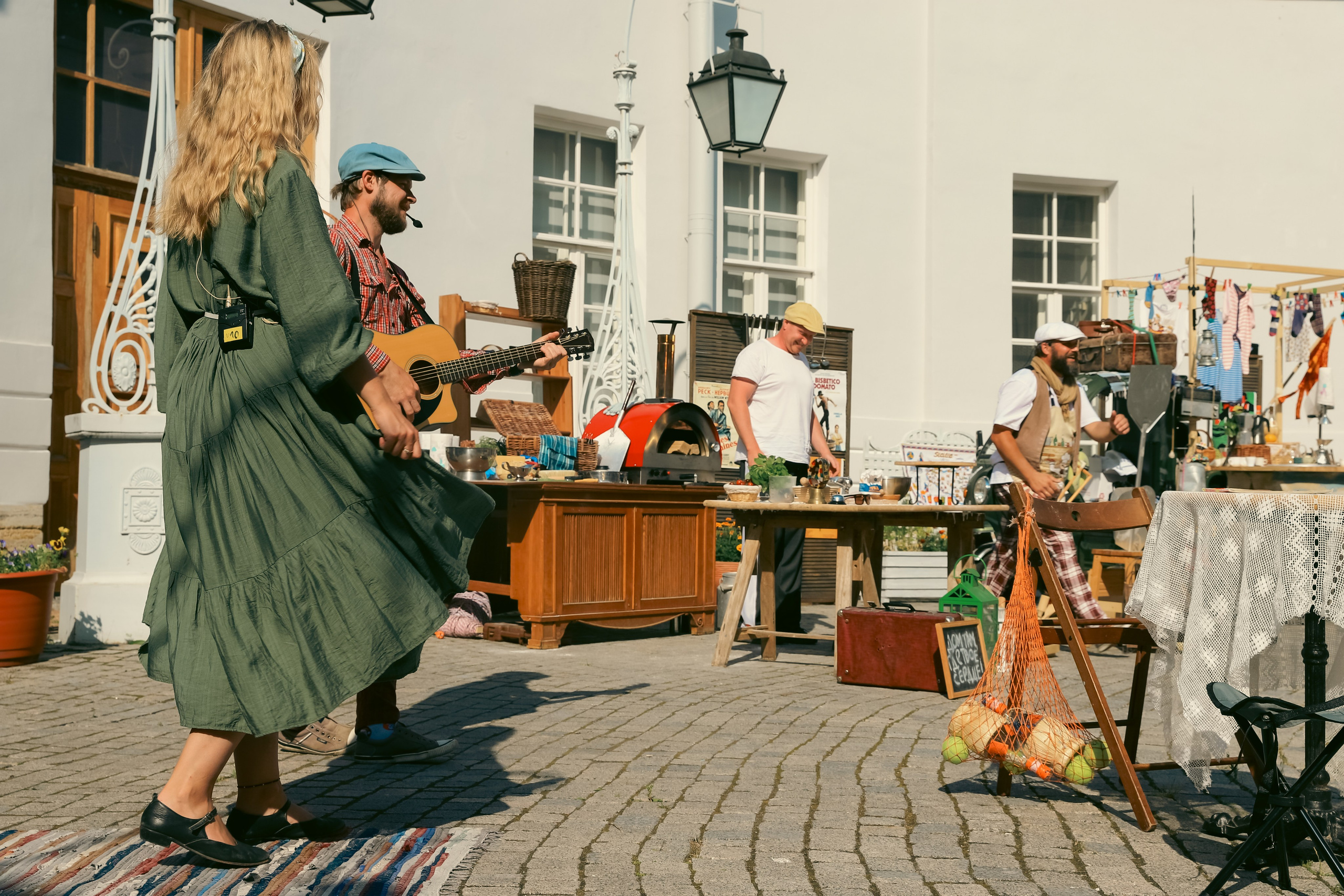 Театр Вкуса, Приключения итальянцев в России