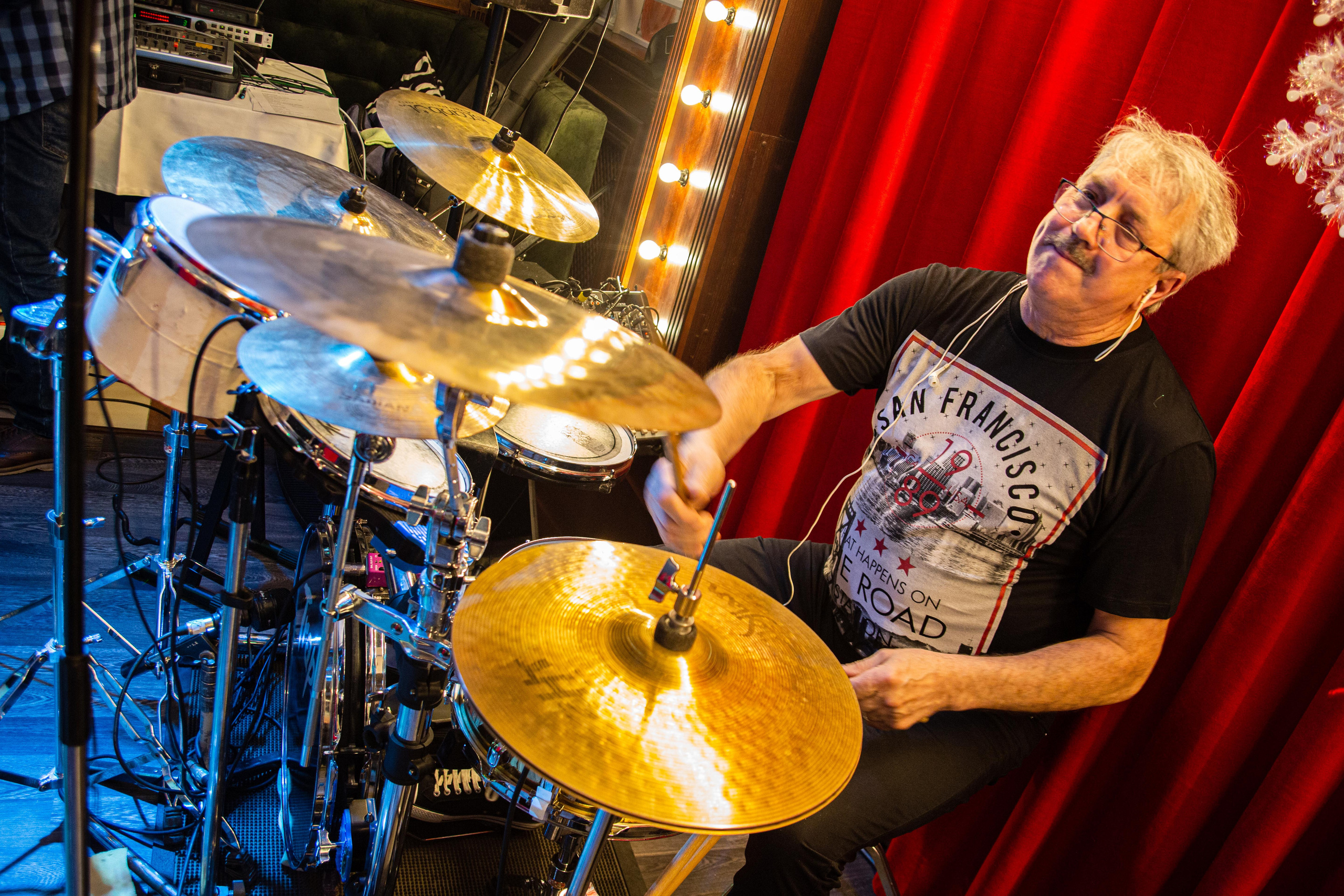 Музыка и музыканты. Валерий Логачев. Фото, музыка, видео — для души