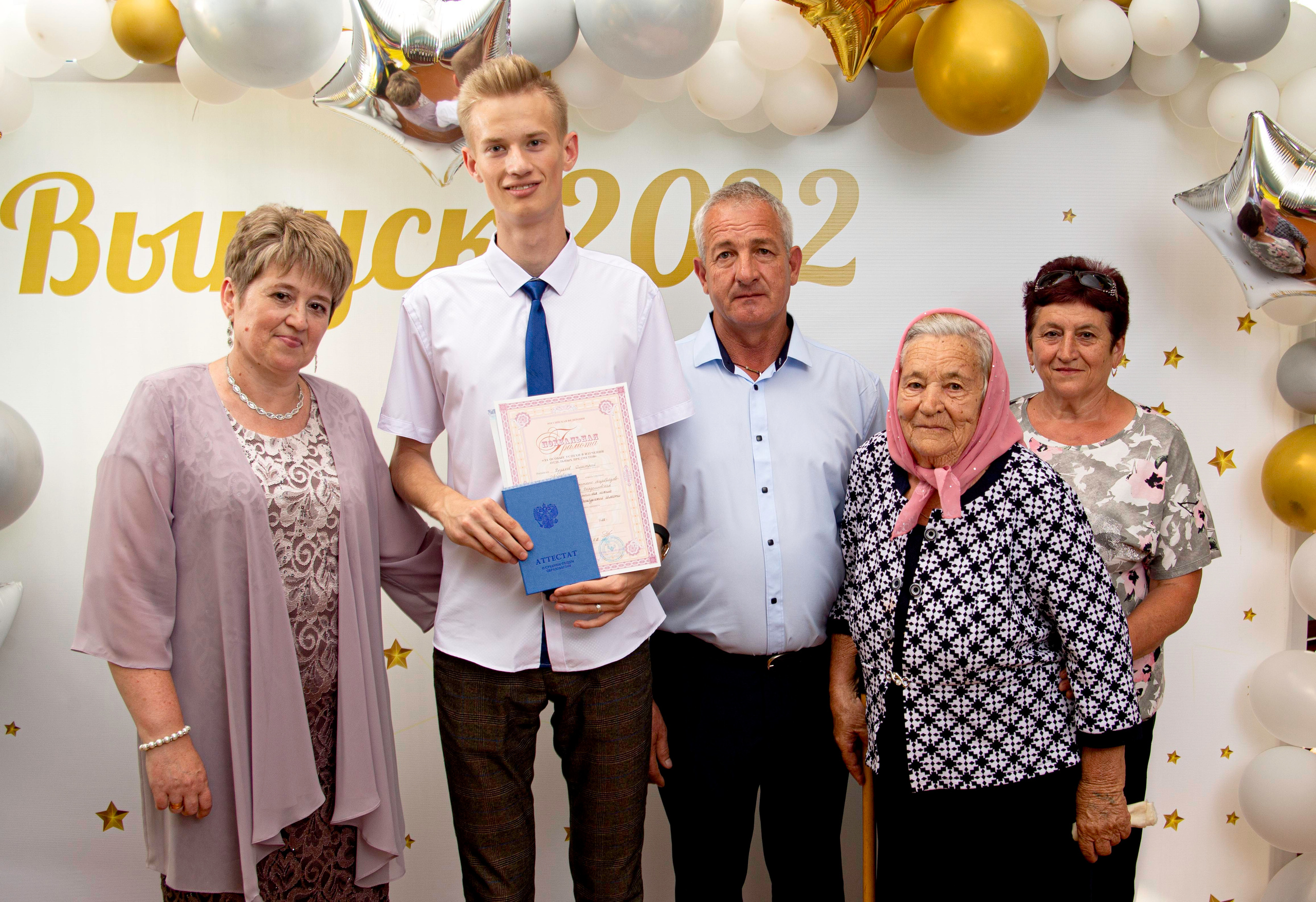 Вручение аттестатов о среднем образовании в Кардаиловской СОШ. Валерий Логачев. Фото, музыка, видео — для души