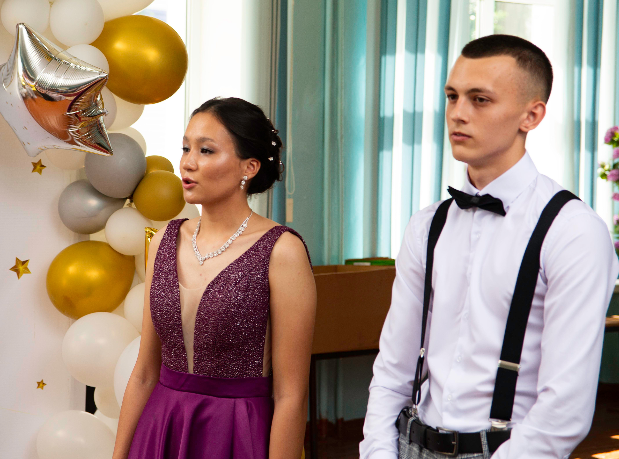 Вручение аттестатов о среднем образовании в Кардаиловской СОШ. Валерий Логачев. Фото, музыка, видео — для души