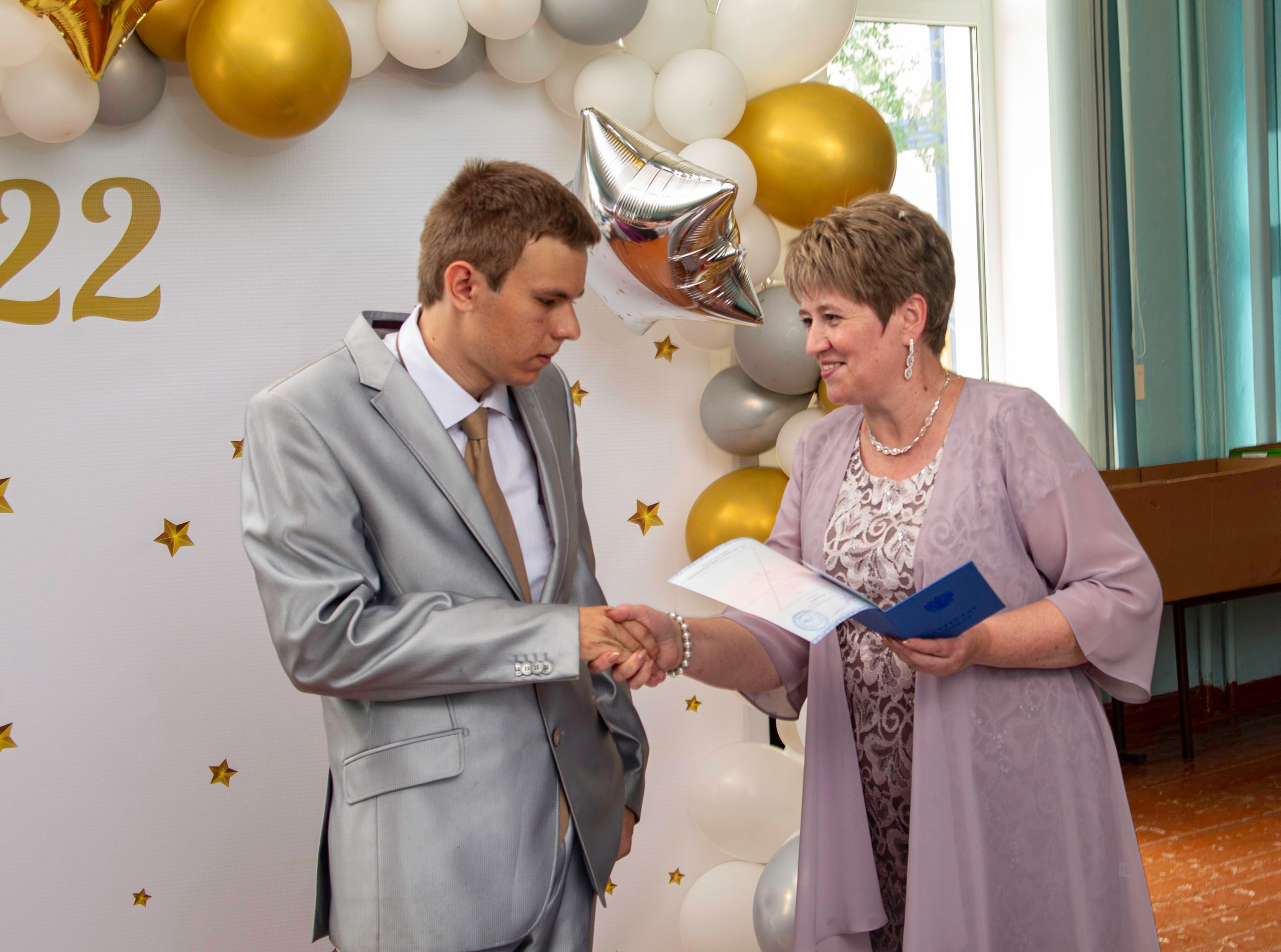 Вручение аттестатов о среднем образовании в Кардаиловской СОШ. Валерий Логачев. Фото, музыка, видео — для души