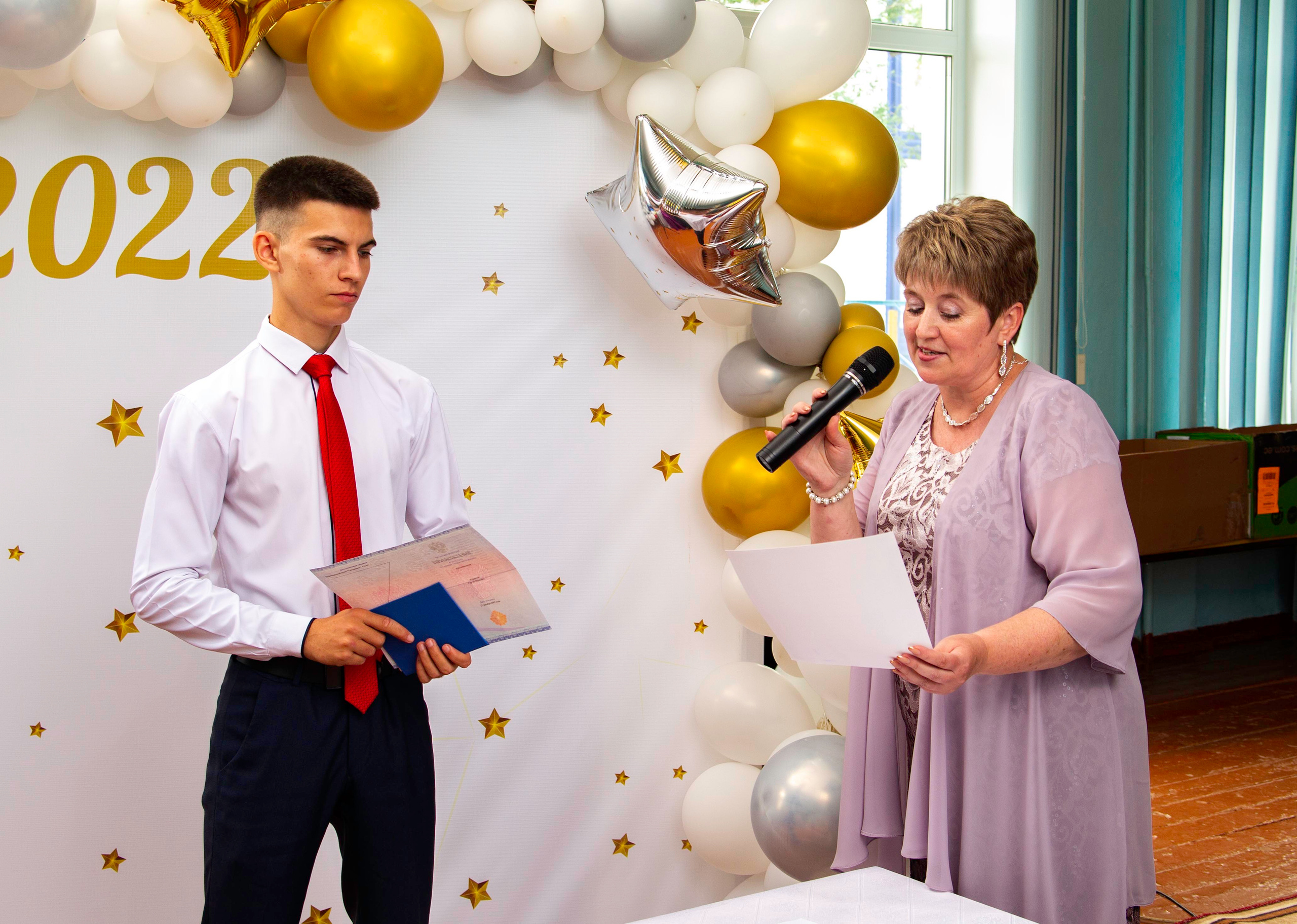 Вручение аттестатов о среднем образовании в Кардаиловской СОШ. Валерий Логачев. Фото, музыка, видео — для души