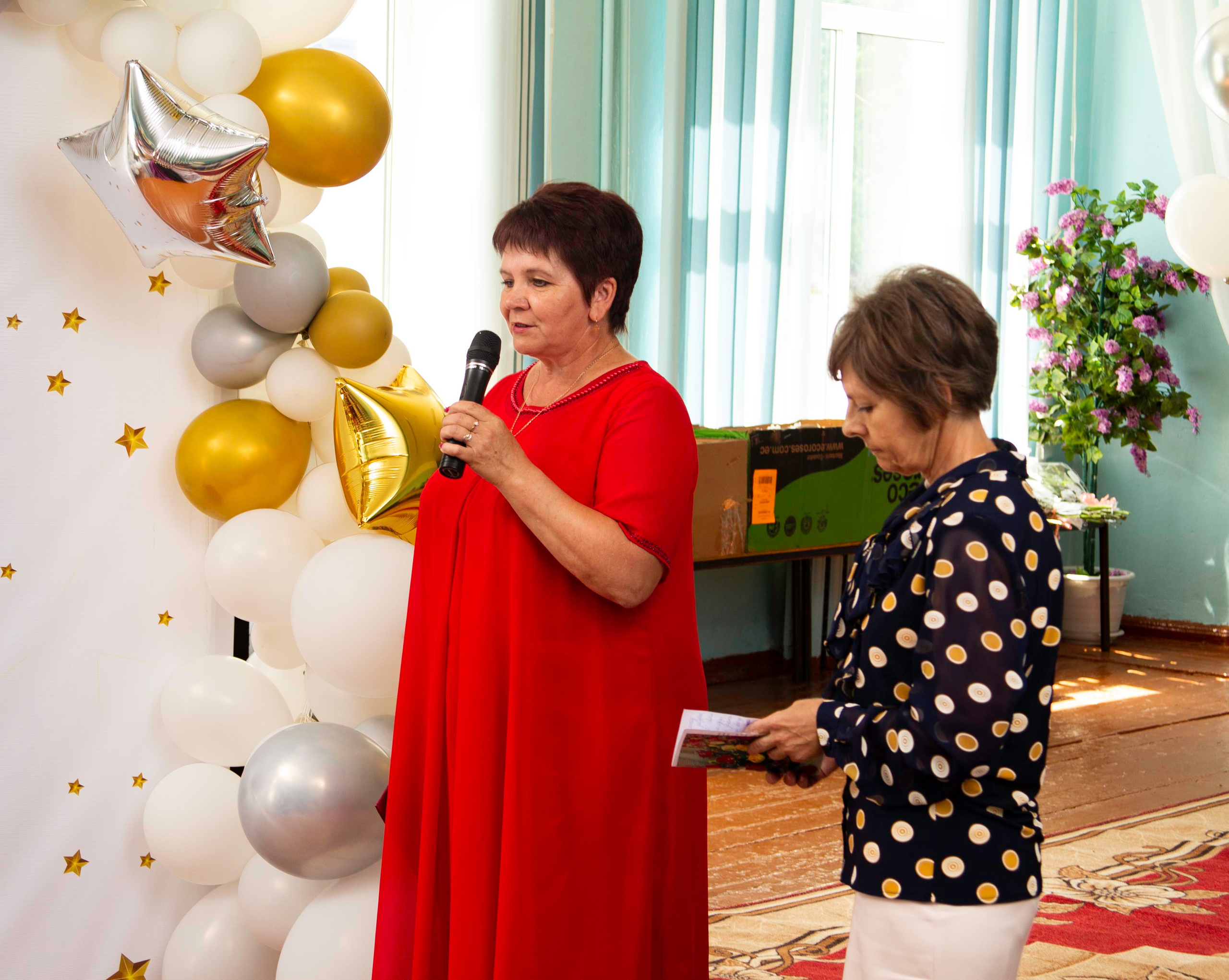 Вручение аттестатов о среднем образовании в Кардаиловской СОШ. Валерий Логачев. Фото, музыка, видео — для души