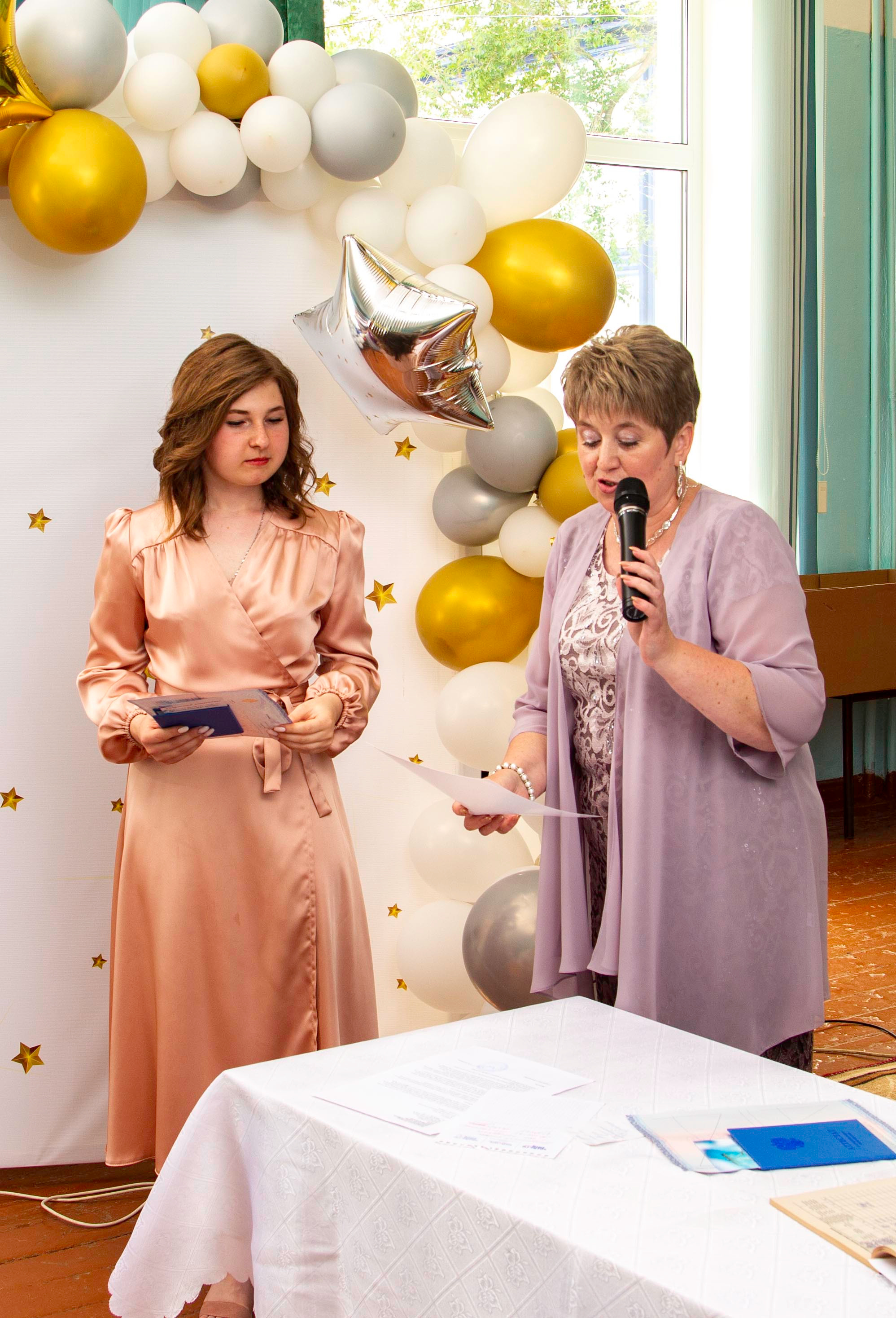 Вручение аттестатов о среднем образовании в Кардаиловской СОШ. Валерий Логачев. Фото, музыка, видео — для души