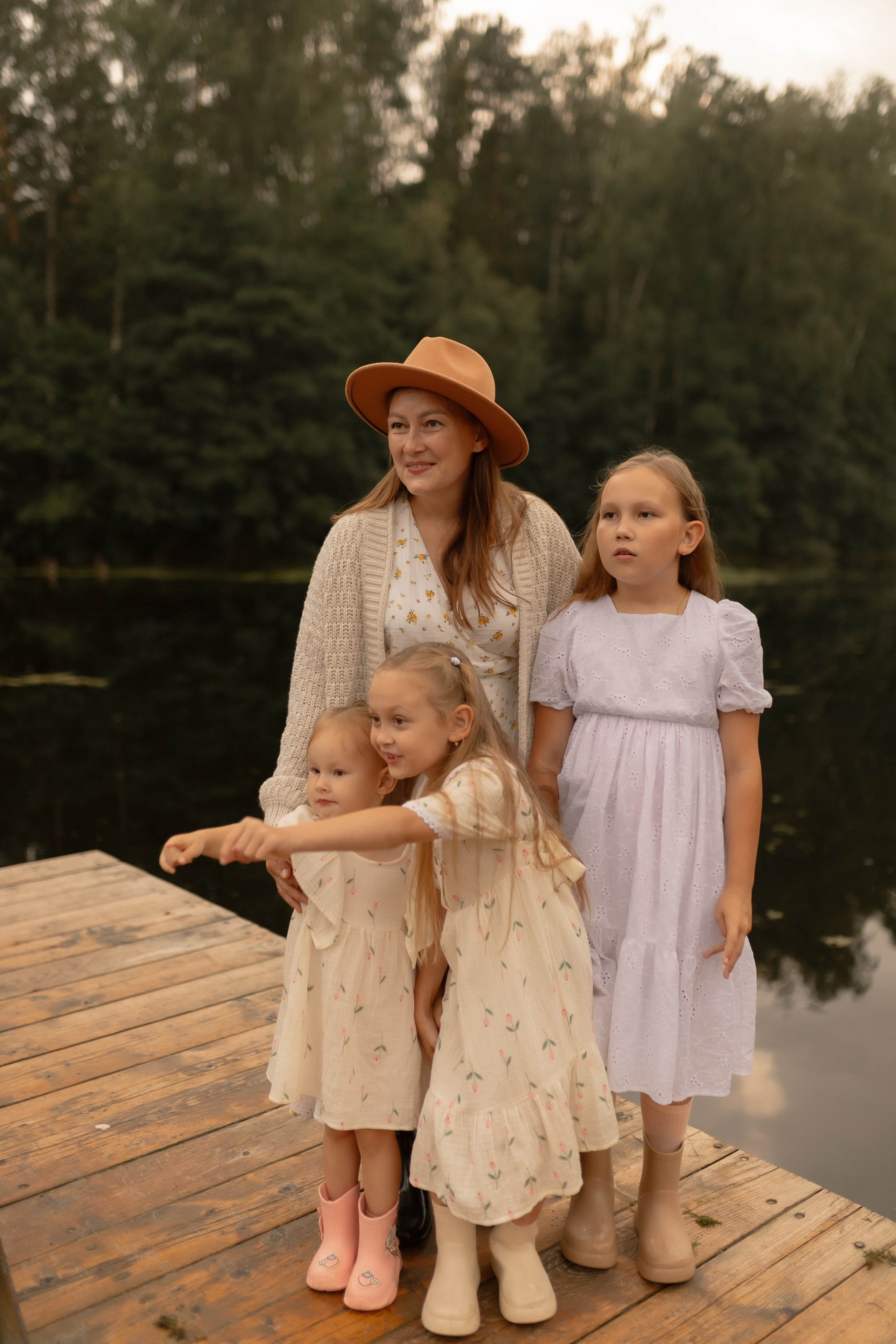 Мама Алина, Маша, Дина и Анечка. Фотограф Татьяна Семенова