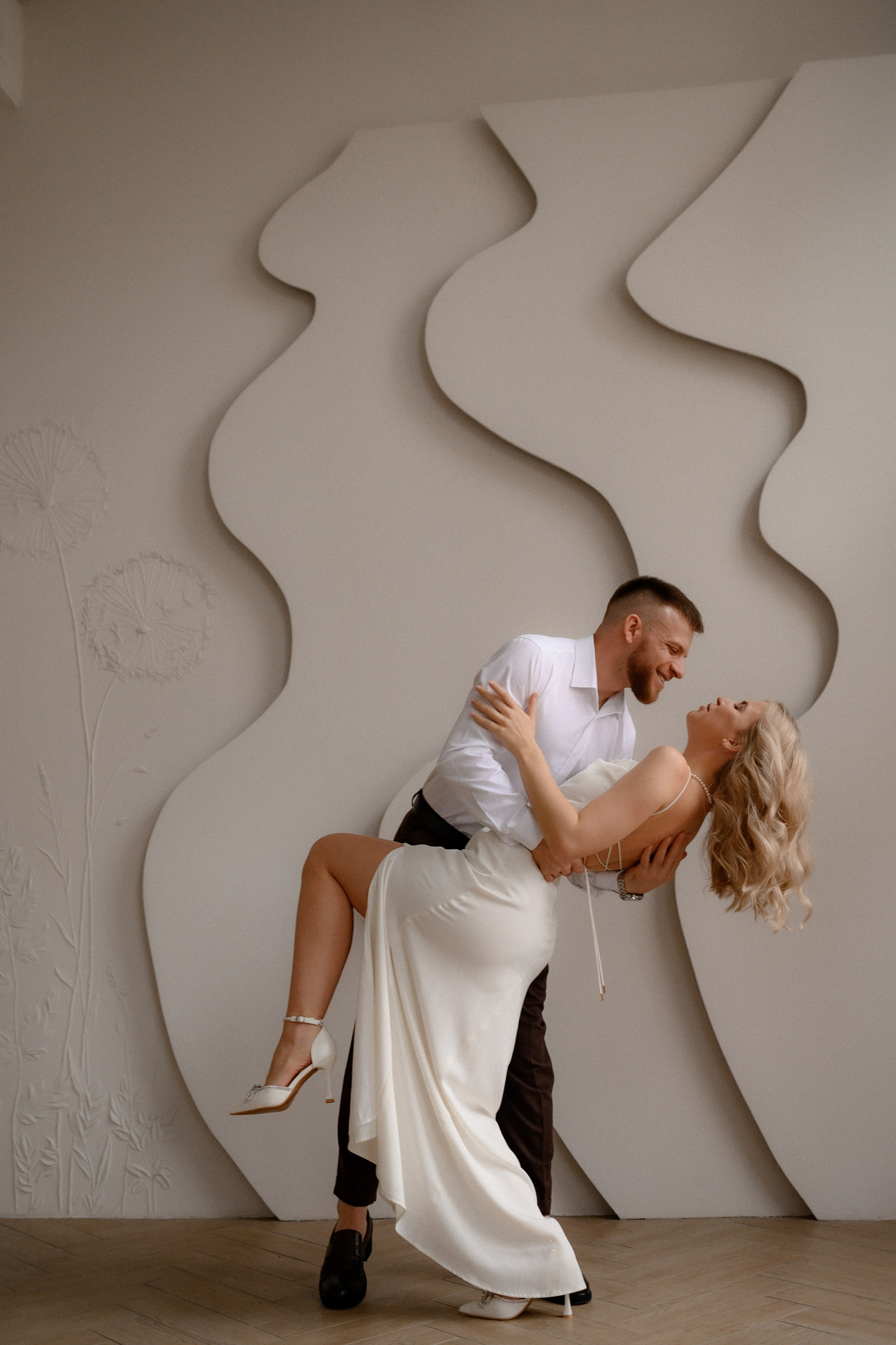 Коля и Алёна в студии. Семейный и свадебный lifestyle-фотограф в Москве Мария Петрова