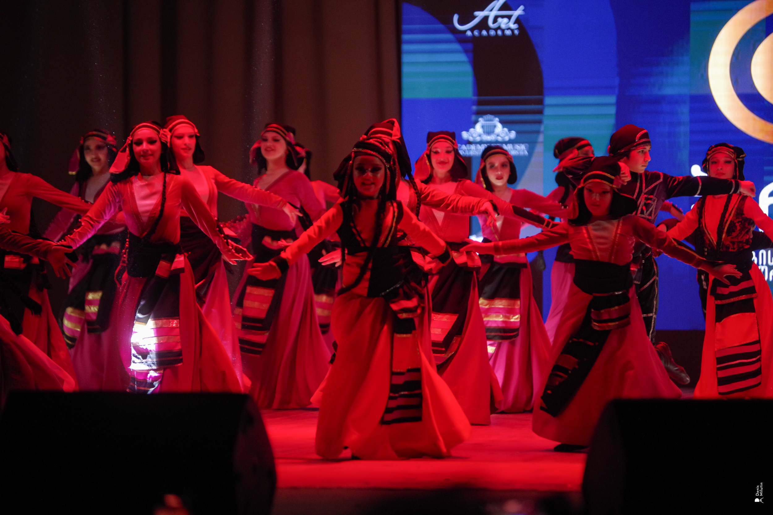 Танцы в Хоби. Портретный фотограф Денис Милютин