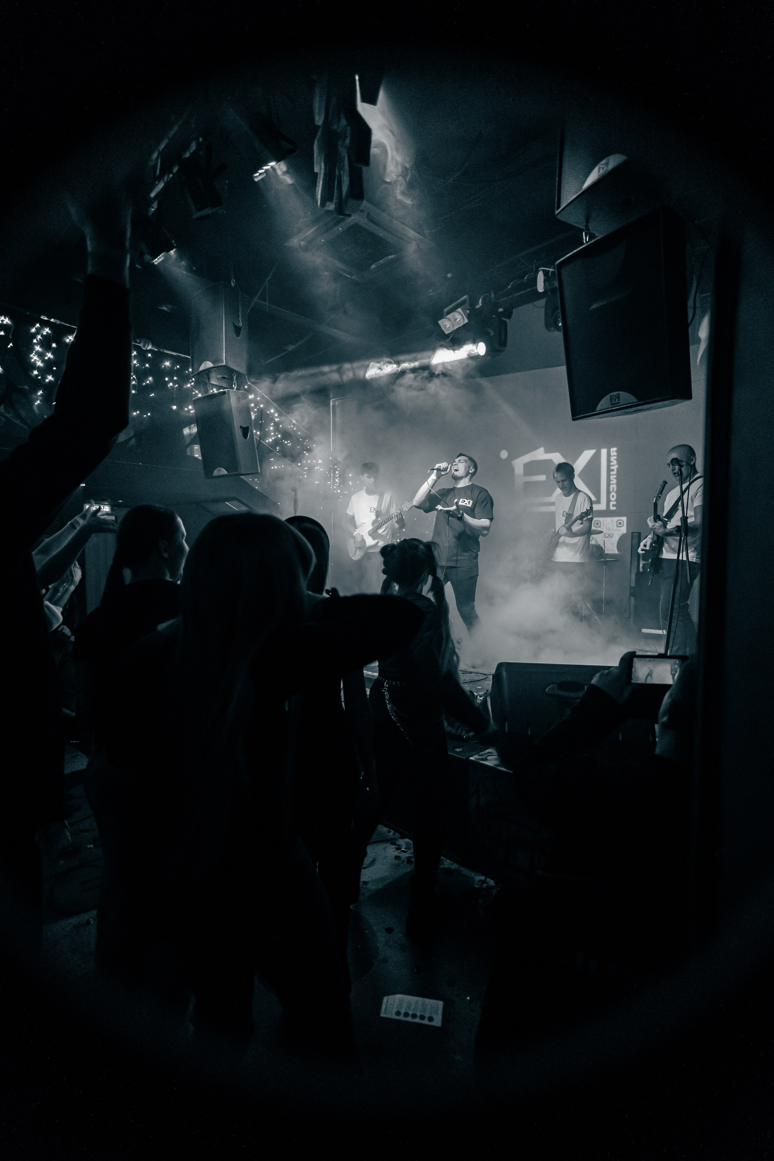 Ex-позиция. Рок-ёлка, клуб-галерея Эрмитаж. 21.12.2024. Фотограф Регина Крикунова г. Красноярск