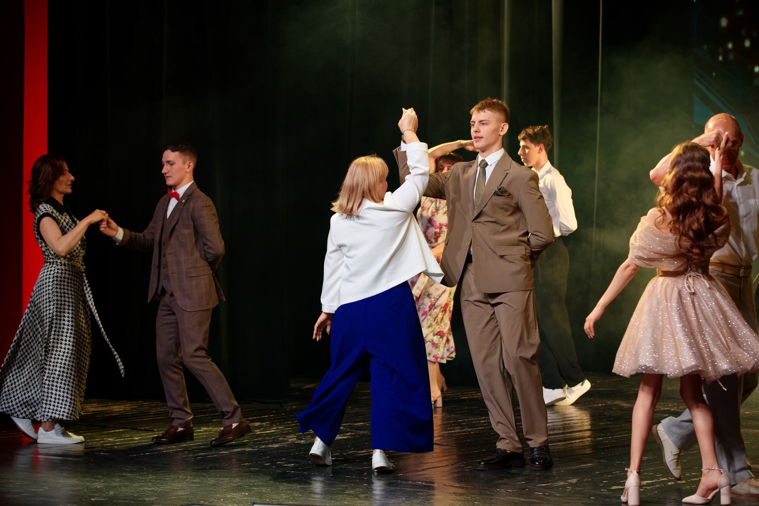 Выпускной школы 56 11Б. Семейный фотограф — Макс Белогрудов