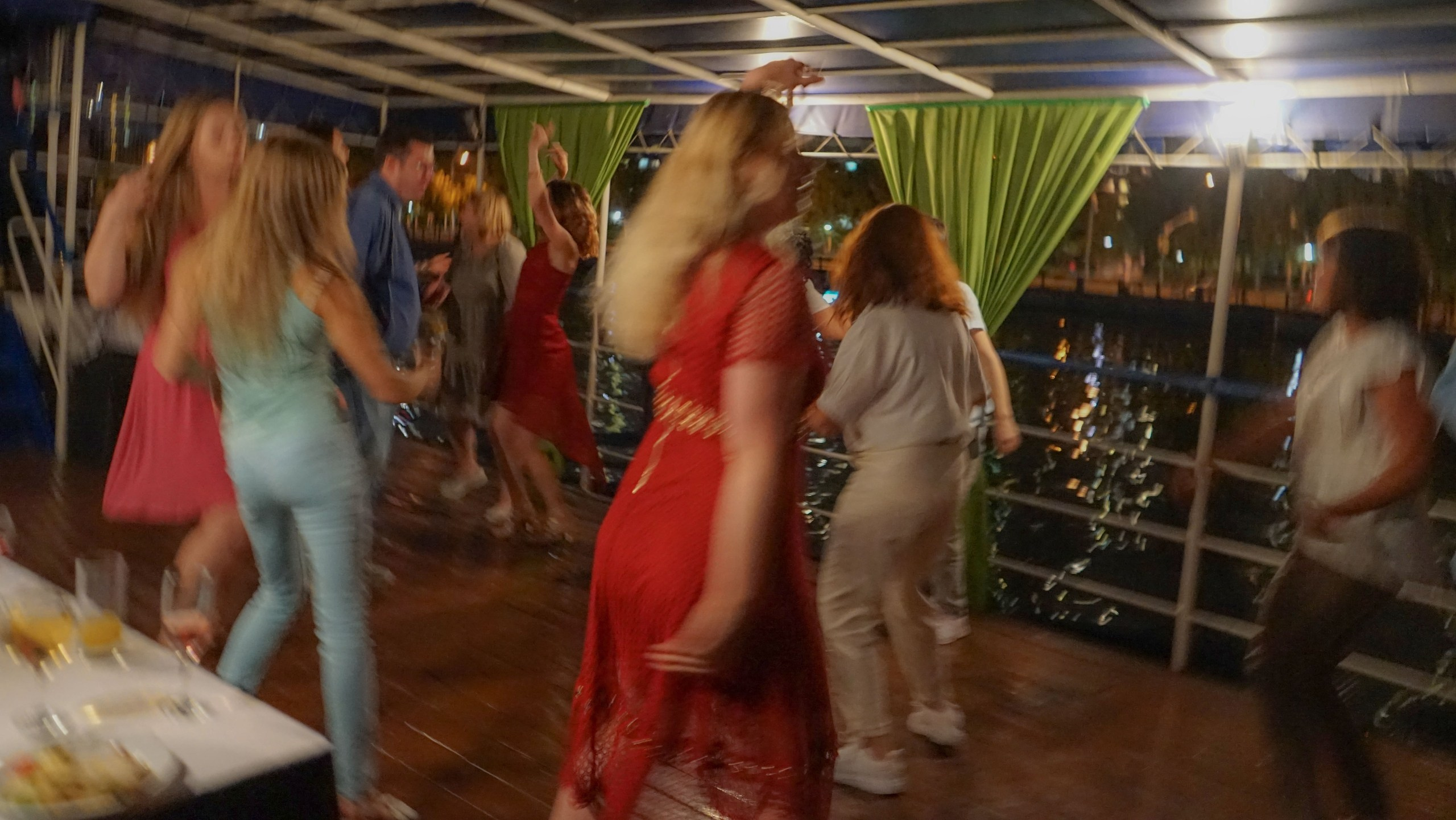 Танцы на воде | 24.07.21. Галерея Фантим