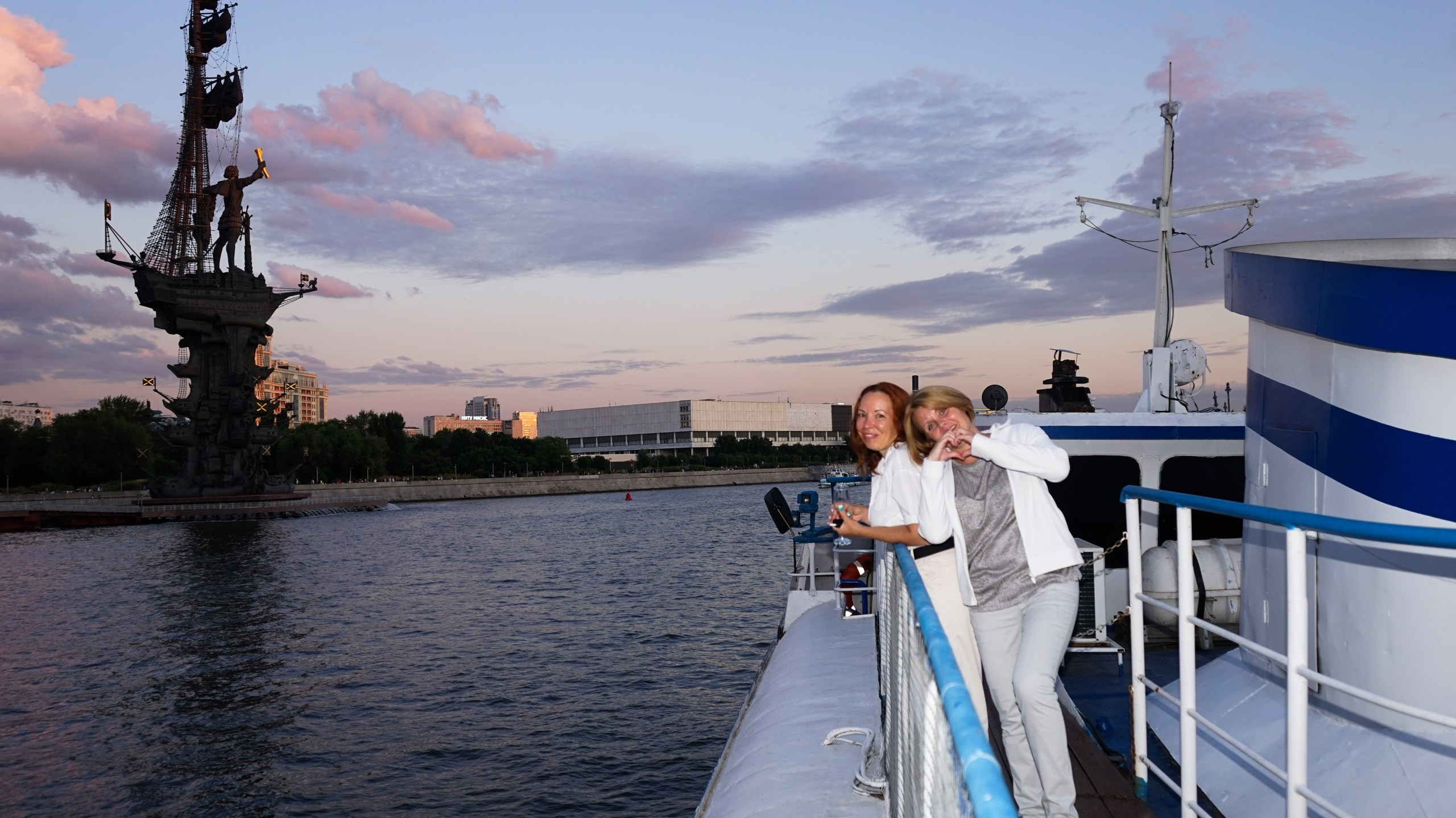 Танцы на воде | 24.07.21. Галерея Фантим