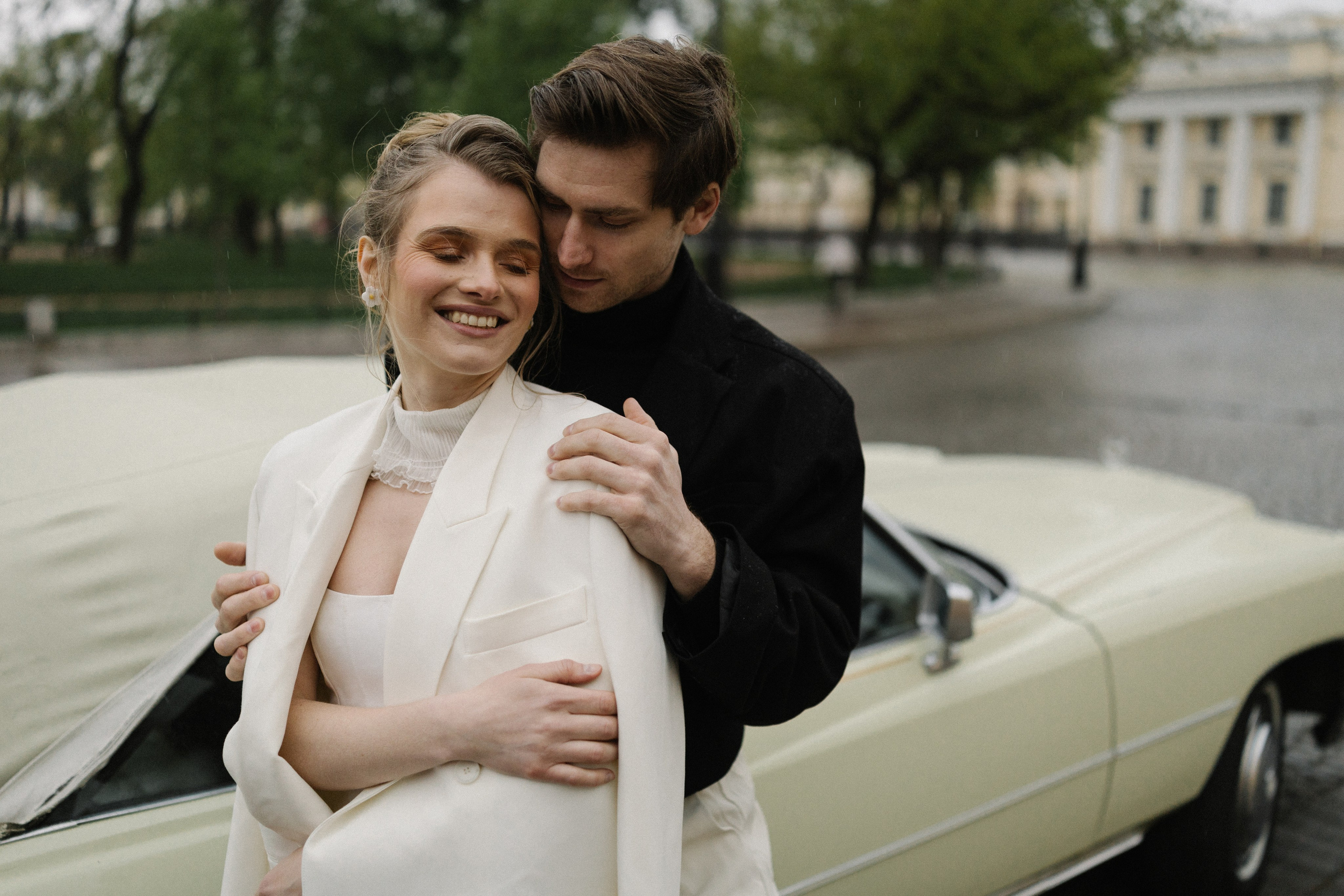 Кабриолет, ромашки, дождь. Юлия Анисимова — свадебный и семейный фотограф в Санкт-Петербурге
