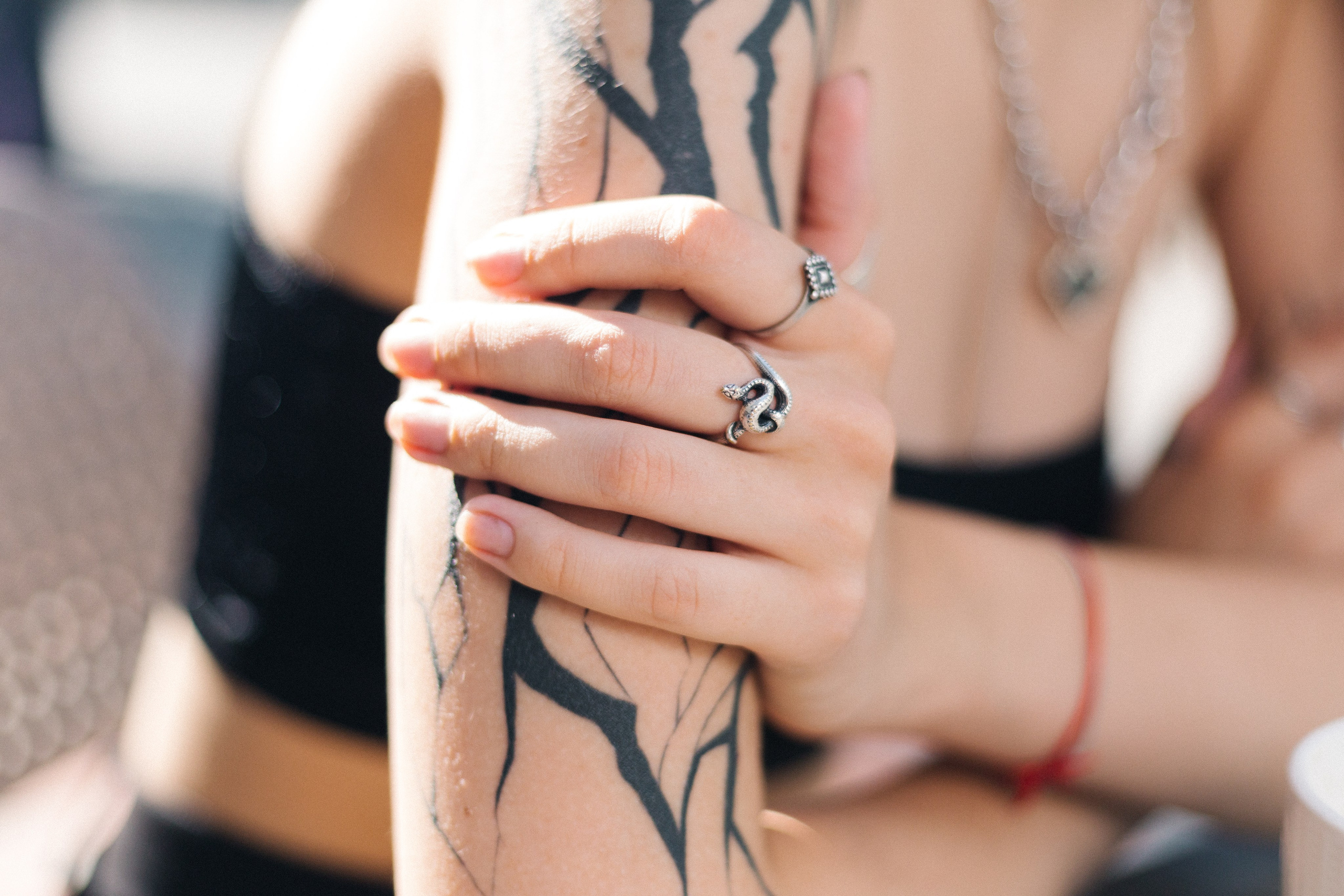 Яркая летняя съёмка на улице в Новосибирске. Портретный и репортажный фотограф. Мыльников Илья