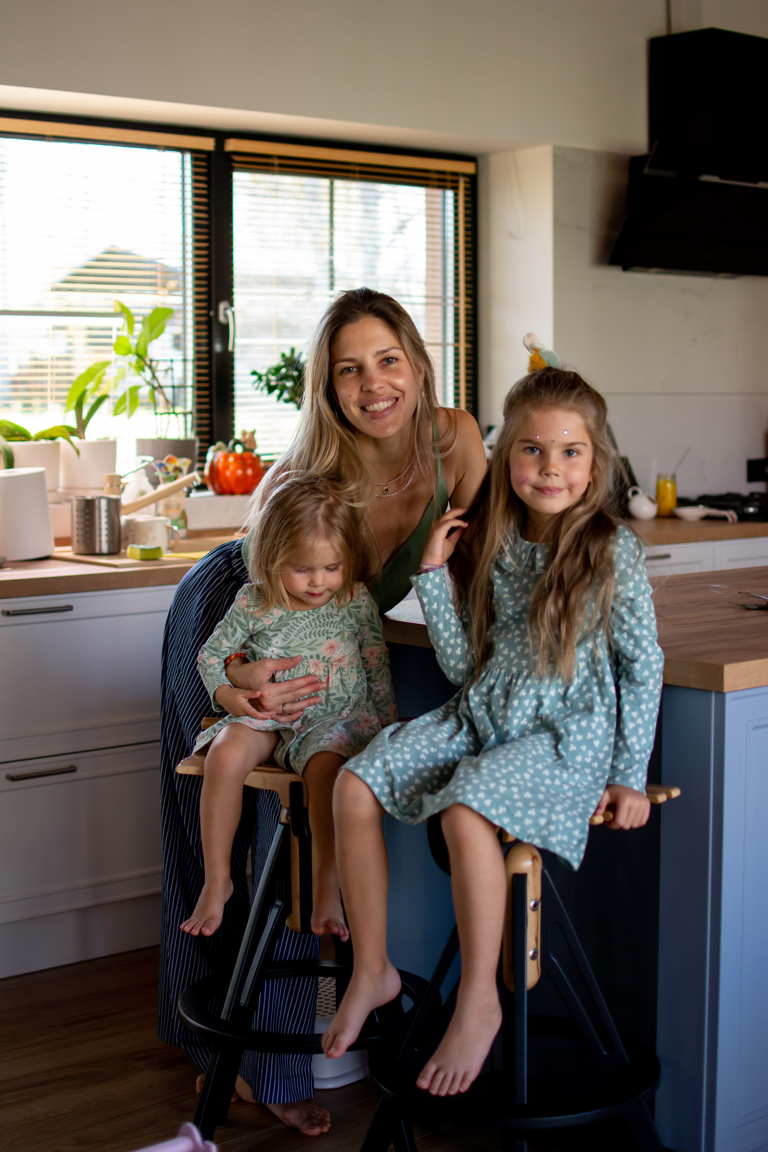 Арина, Виталий, Алёна и Серафима. Фотограф в Новосибирске Валерия Степаненко