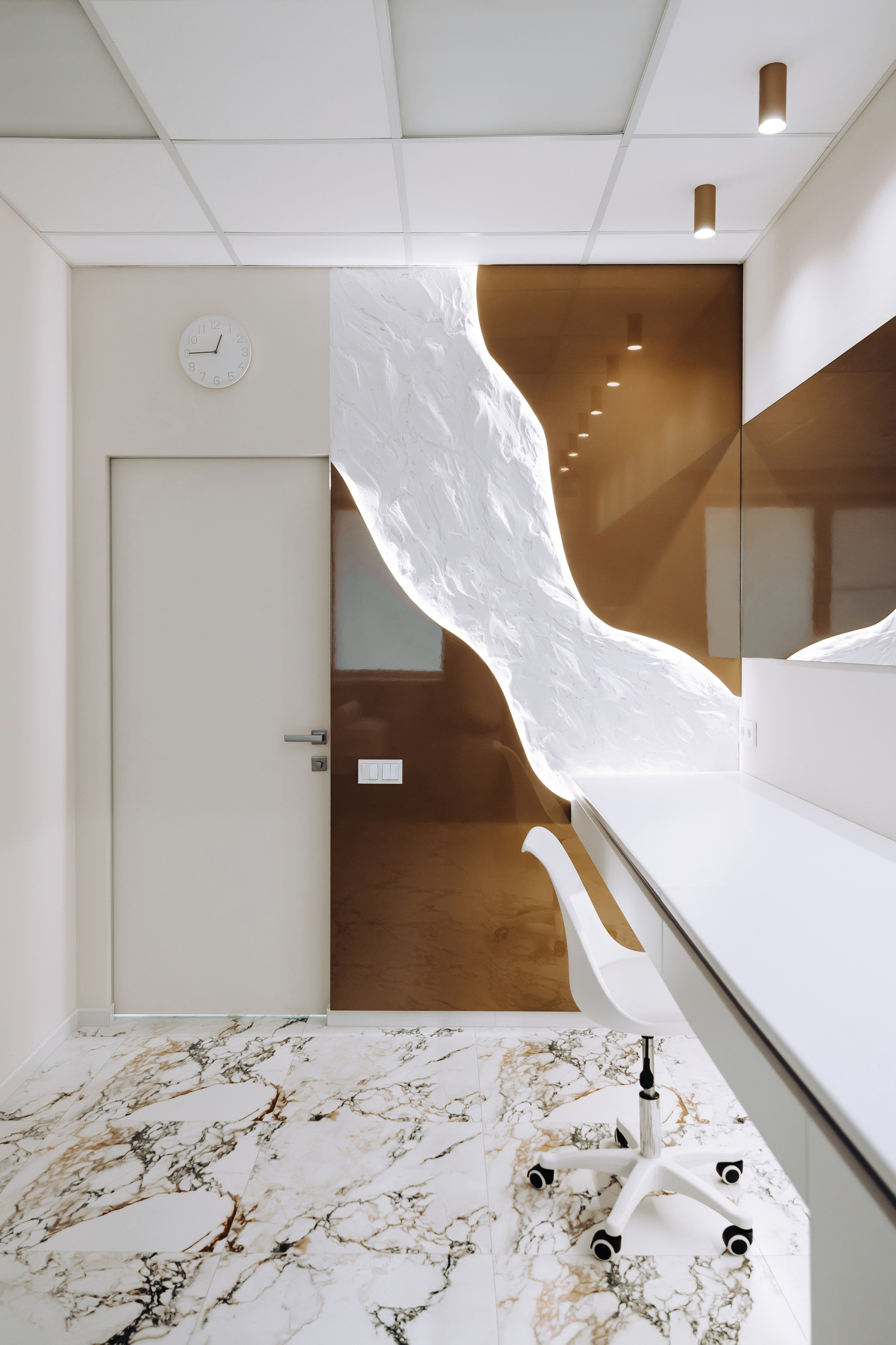 Дизайнер премиального интерьера Екатерина Левочкина (салон красоты и спорт клуб). Свадебный и семейный фотограф Волгоград