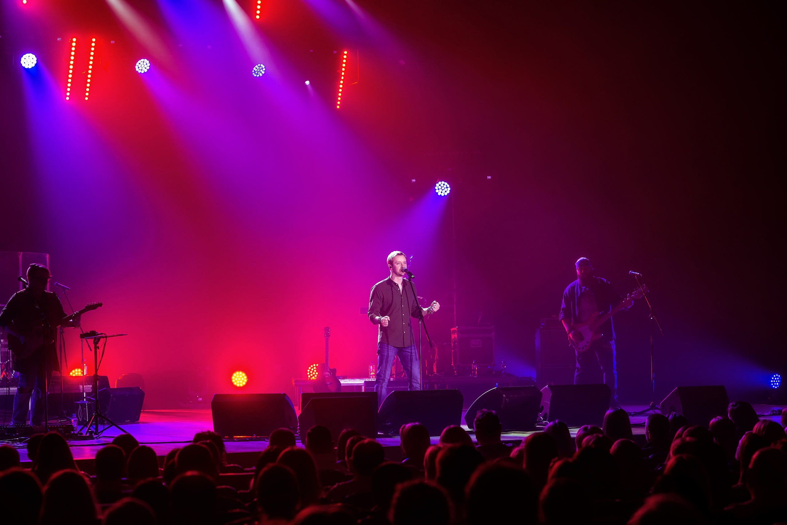 Концерт Пелагеи. Школьный, фэшн фотограф в Тюмени и в России Ирина Королева