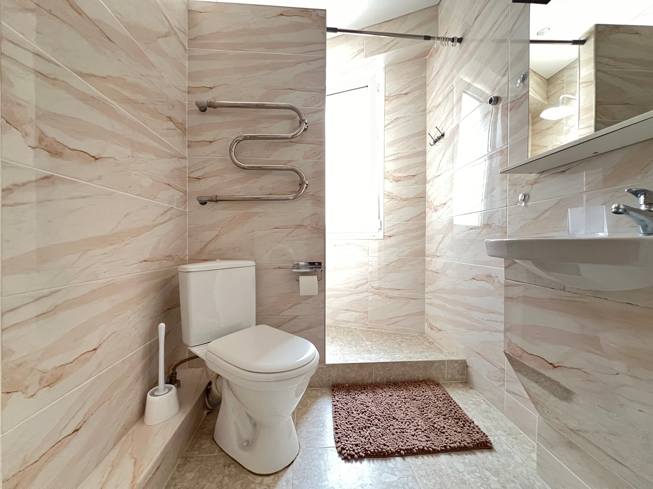 Светлая, уютная квартира рядом с морем!. Квартиры посуточно, длительно в Сочи, LARA APART GROUP