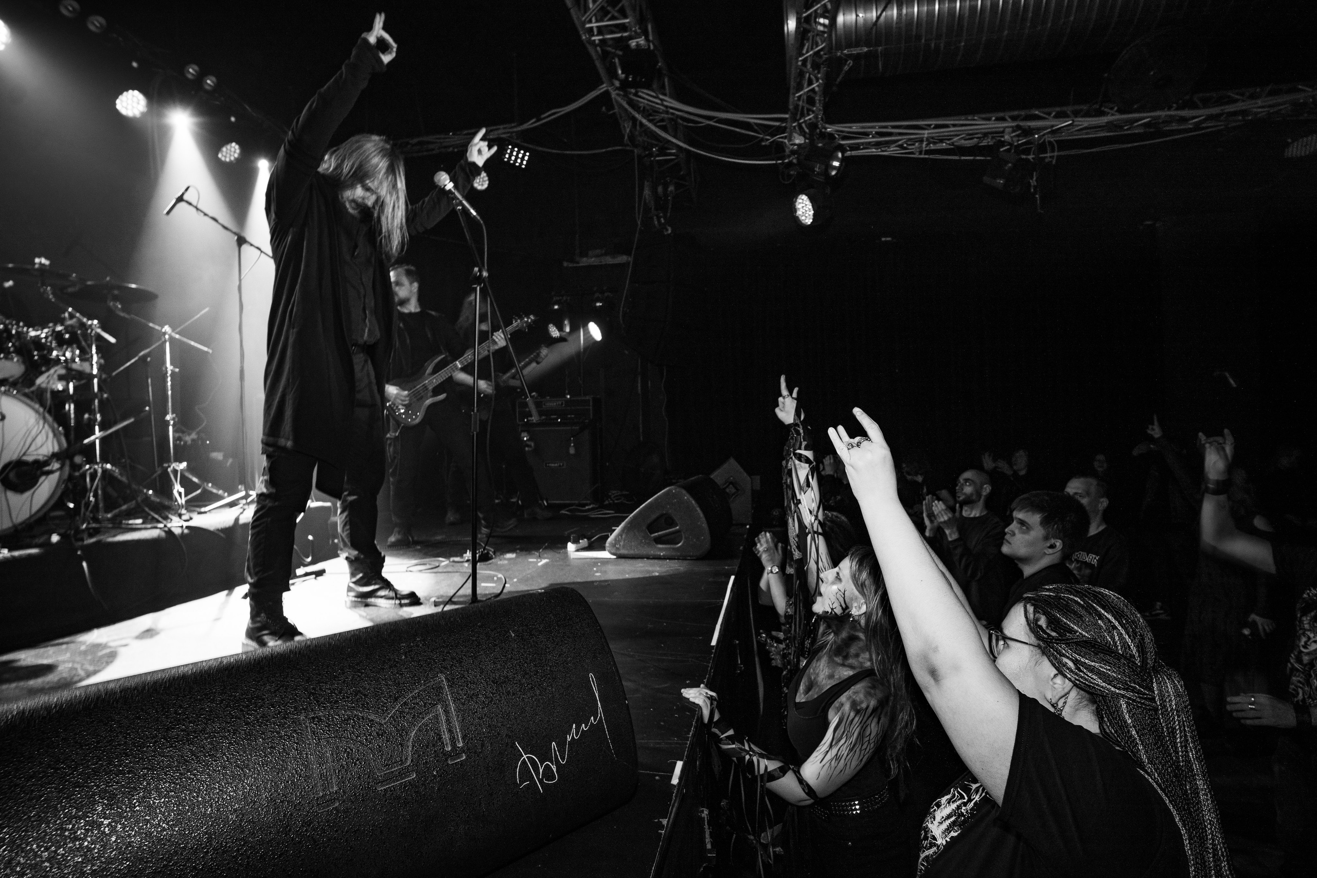 ИЛ • Minuala • Khlad|Glastonberry. Концертный и репортажный фотограф в Санкт-Петербурге Слава Пахомов