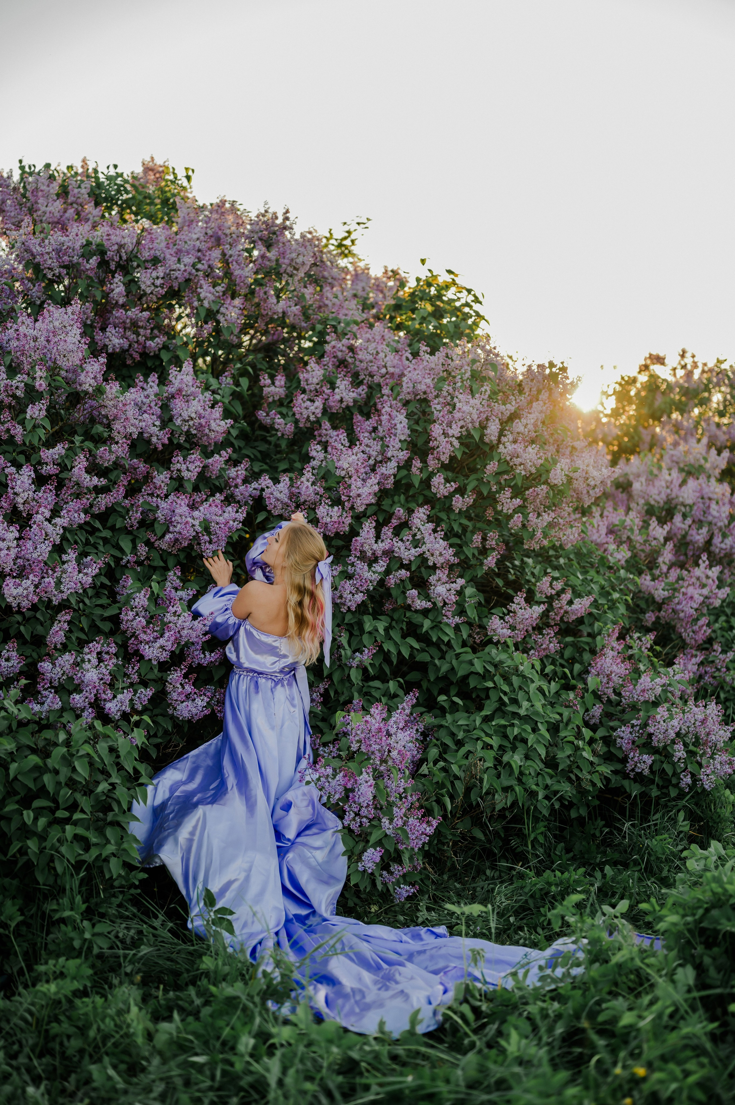 Юлия и сирень. Свадебный и семейный фотограф Евгения Кононова