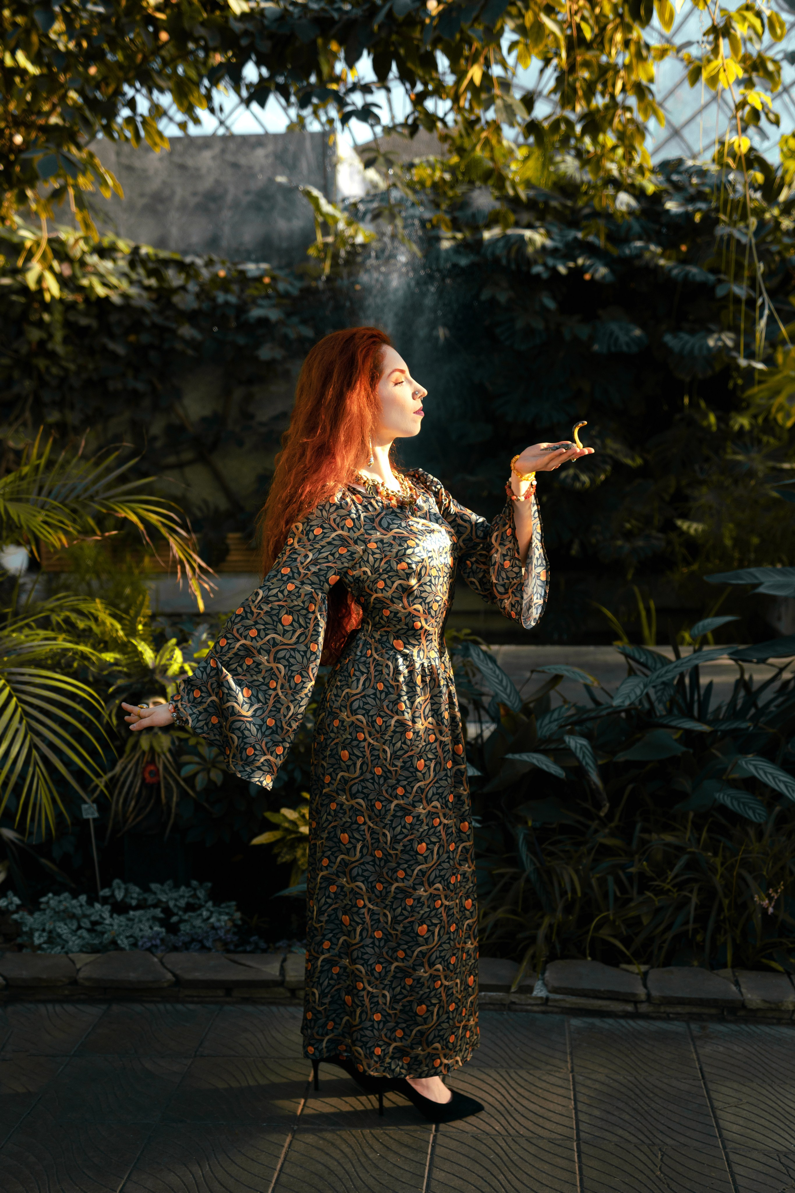 Съемка шёлковых платьев для PlantMyBones