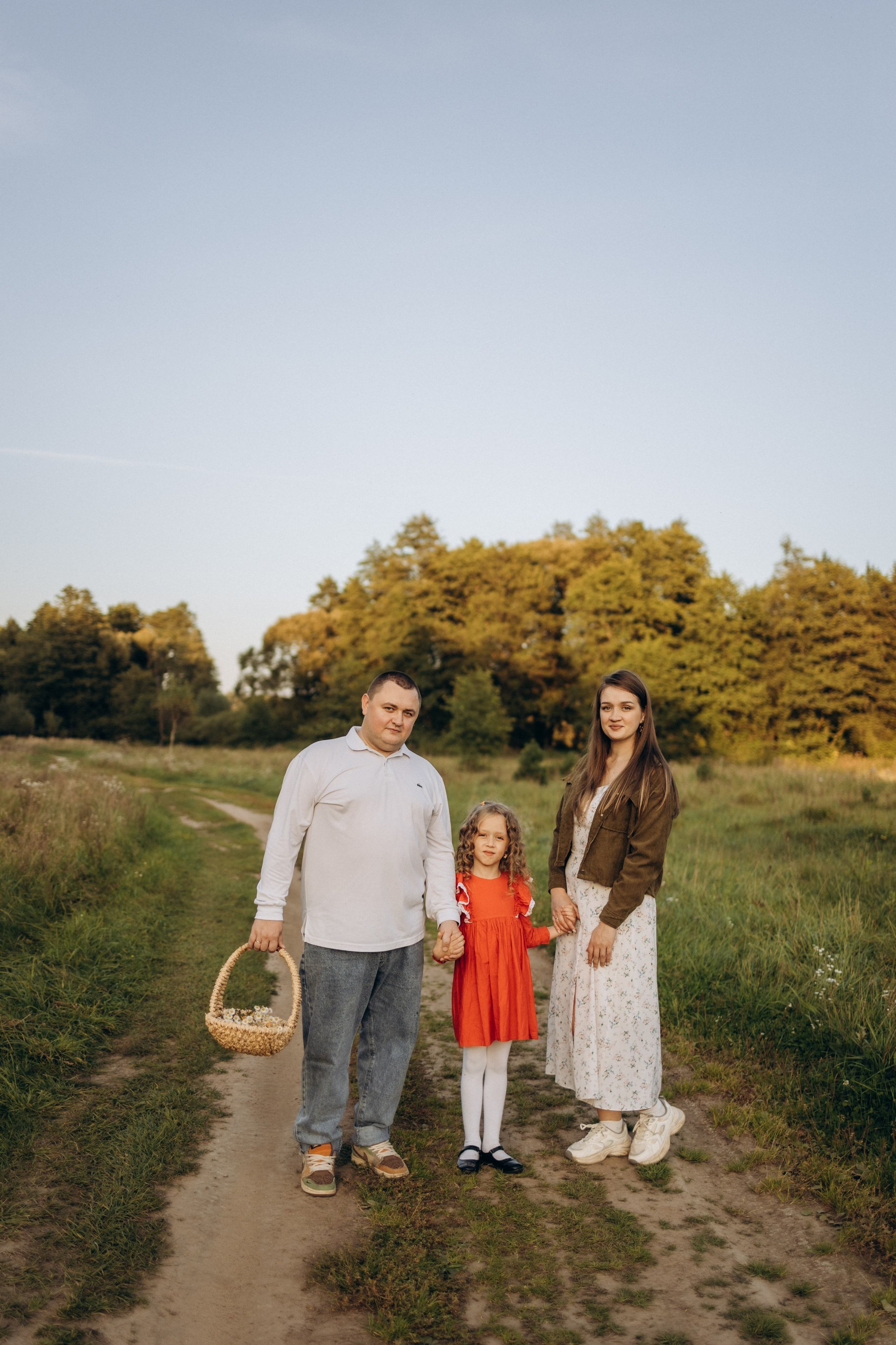 Семейная фотосессия (15.09.2025 г.) г. Жуков (Калужская обл.). Надежда Стар семейный и церковный фотограф в Жукове и Калужской области