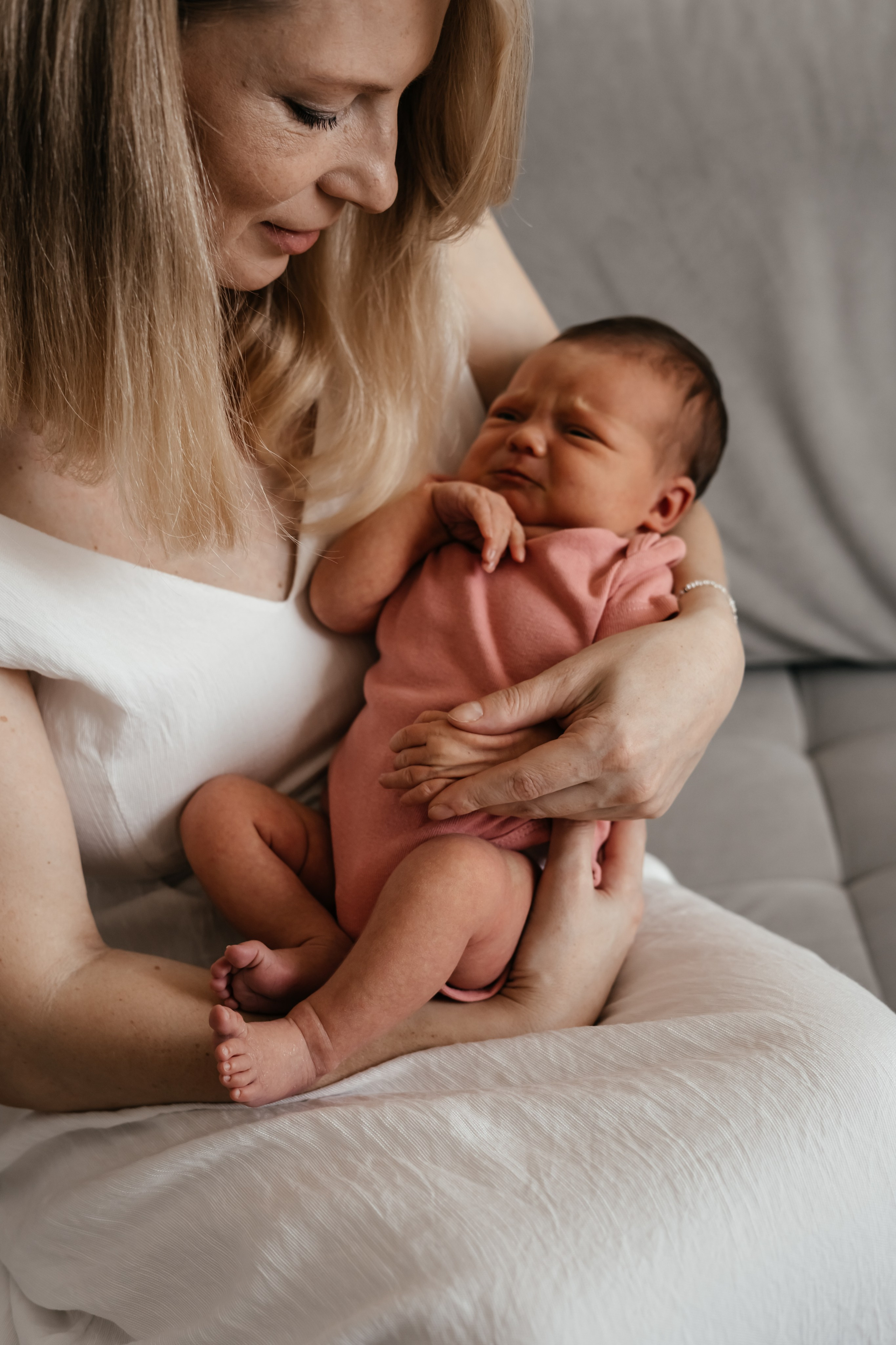 Первые дни Аси дома. Семейный фотограф в Томске Зарина Азизбаева